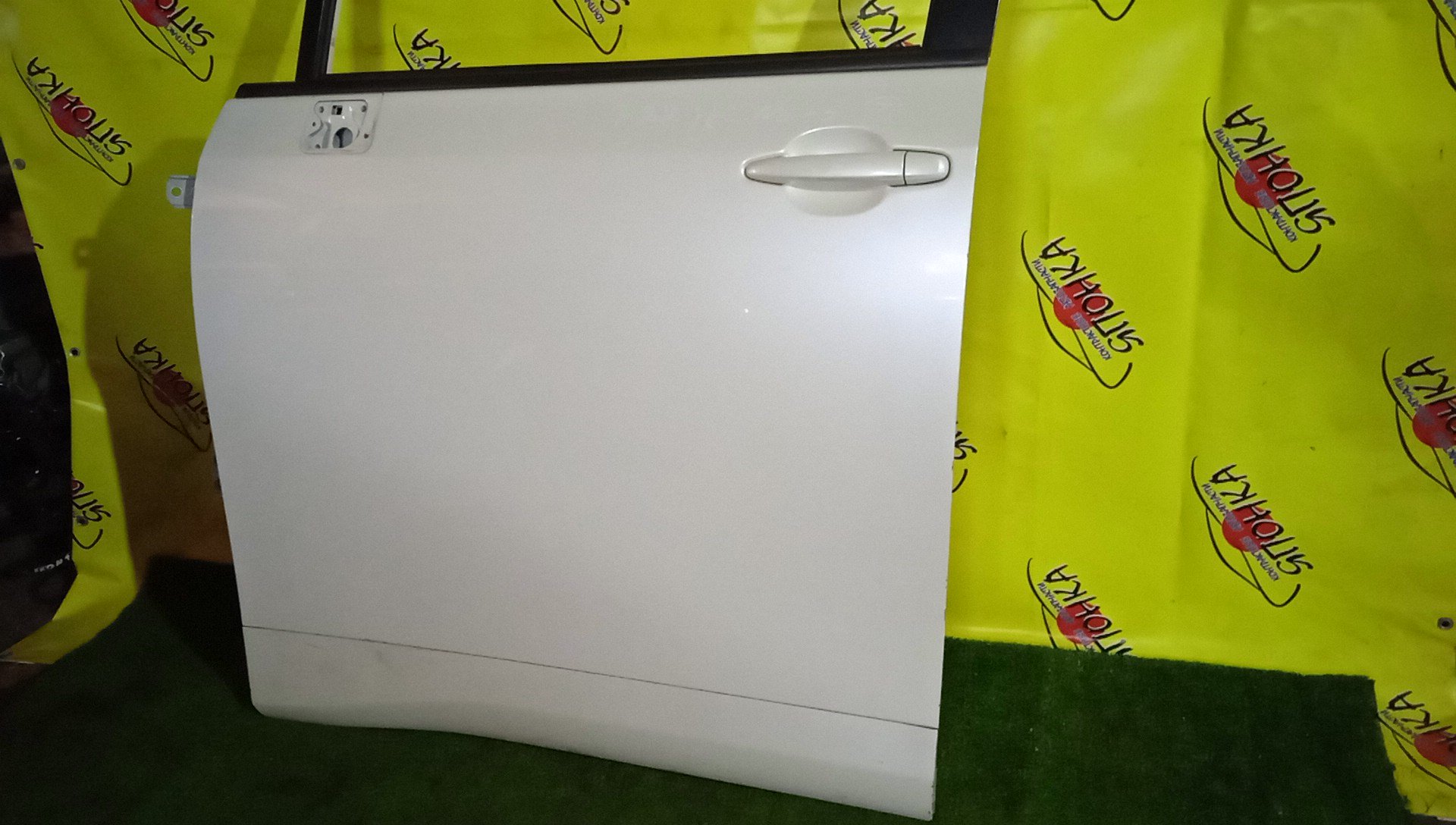 ДВЕРЬ БОКОВАЯ/TOY/NOAH/VOXY/ZRR70G/ZRR70W/ZRR75G/ZRR75W/F/L/УЗКИЙ МОЛДИНГ