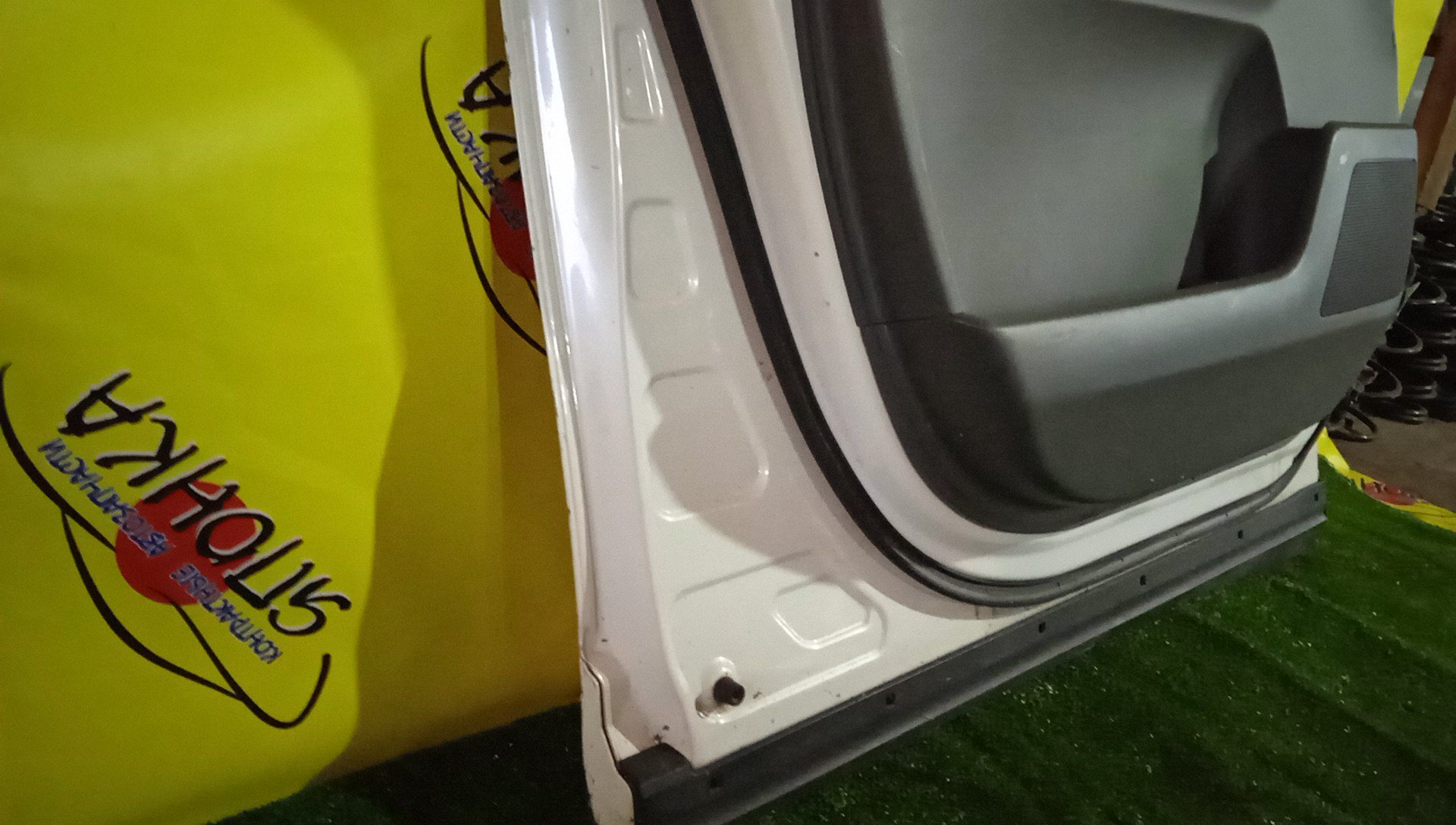 ДВЕРЬ БОКОВАЯ/TOY/NOAH/VOXY/ZRR70G/ZRR70W/ZRR75G/ZRR75W/F/L/УЗКИЙ МОЛДИНГ