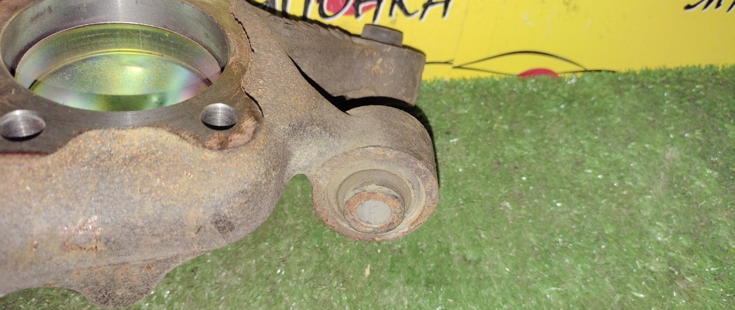 КУЛАК ПОВОРОТНЫЙ/MMC/GALANT/EMERAUDE/ETERNA/E52A/E53A/E54A/E55A/E56A/E57A/E72A/E74A/E75A/E77A/E84A/E88A/B/R