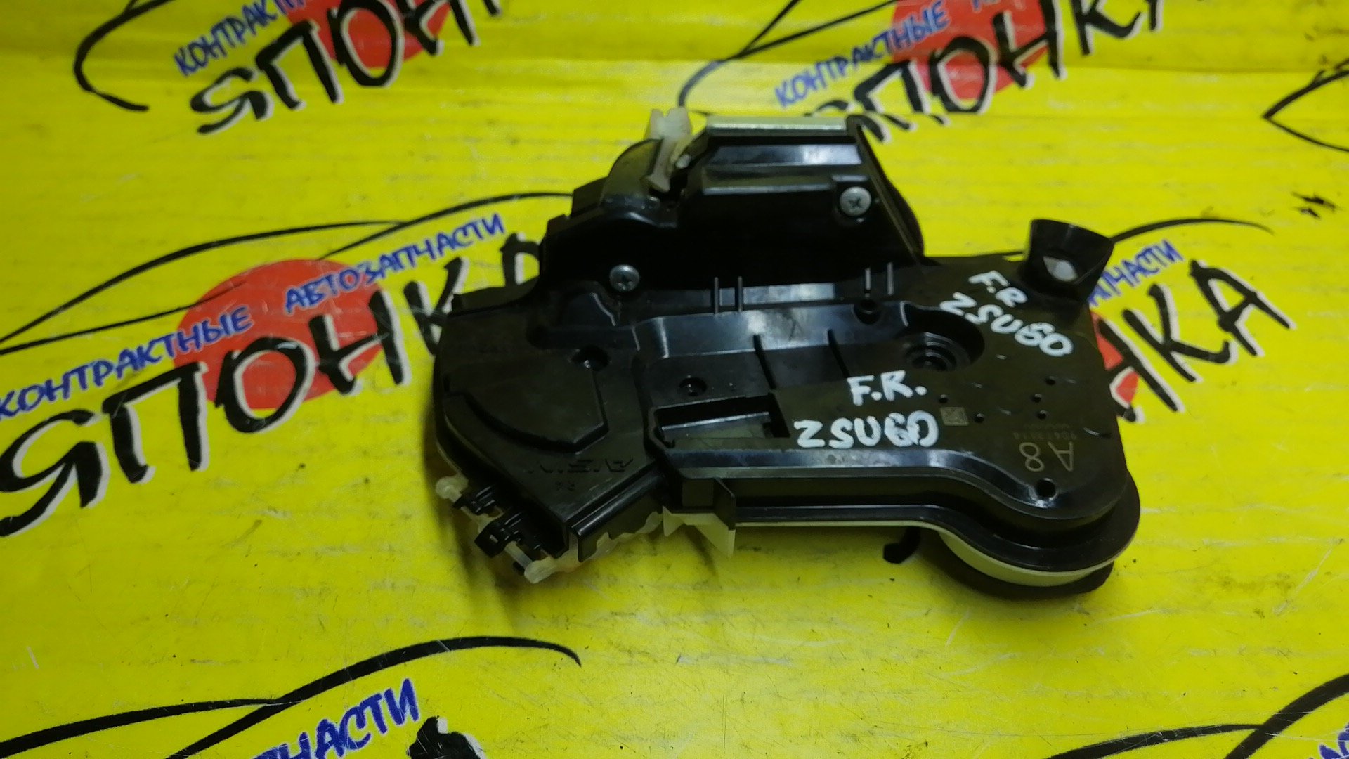 ЗАМОК ДВЕРИ/TOY/HARRIER/AVU65W/ASU60W/ASU65W/ZSU60W/ZSU65W/F/R