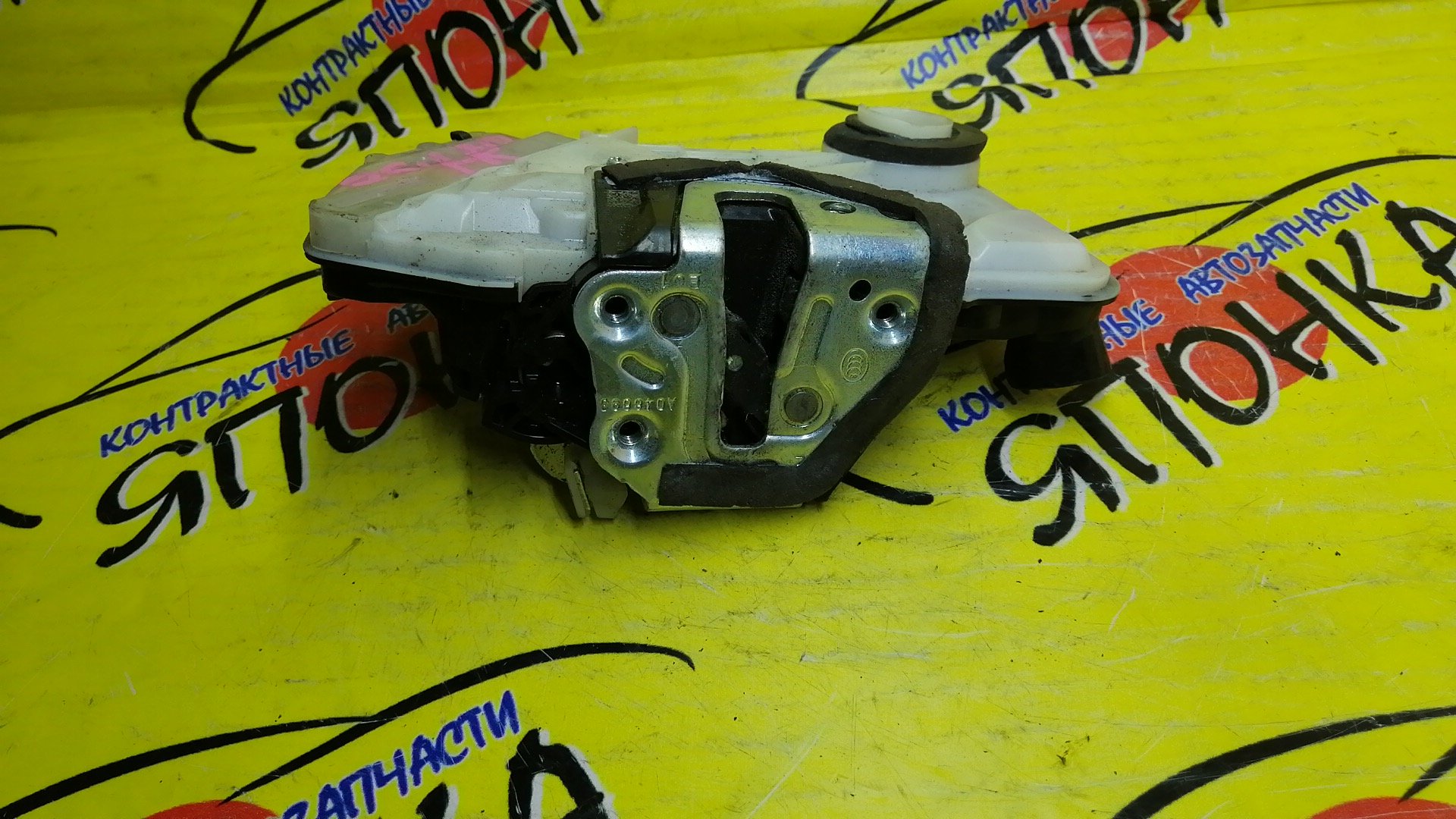 ЗАМОК ДВЕРИ/TOY/HARRIER/AVU65W/ASU60W/ASU65W/ZSU60W/ZSU65W/F/R