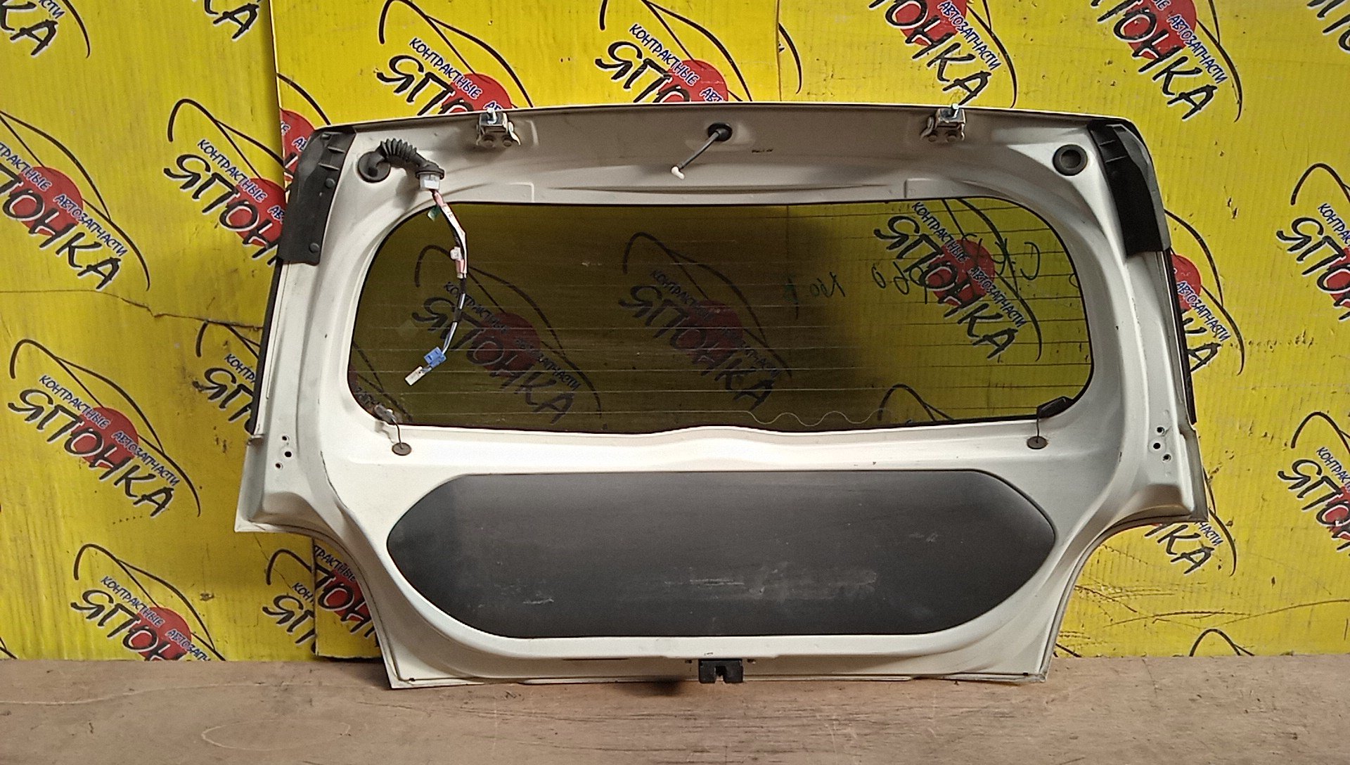 ДВЕРЬ ЗАДНЯЯ/TOY/IST/NCP60/NCP61/NCP65/6700552520