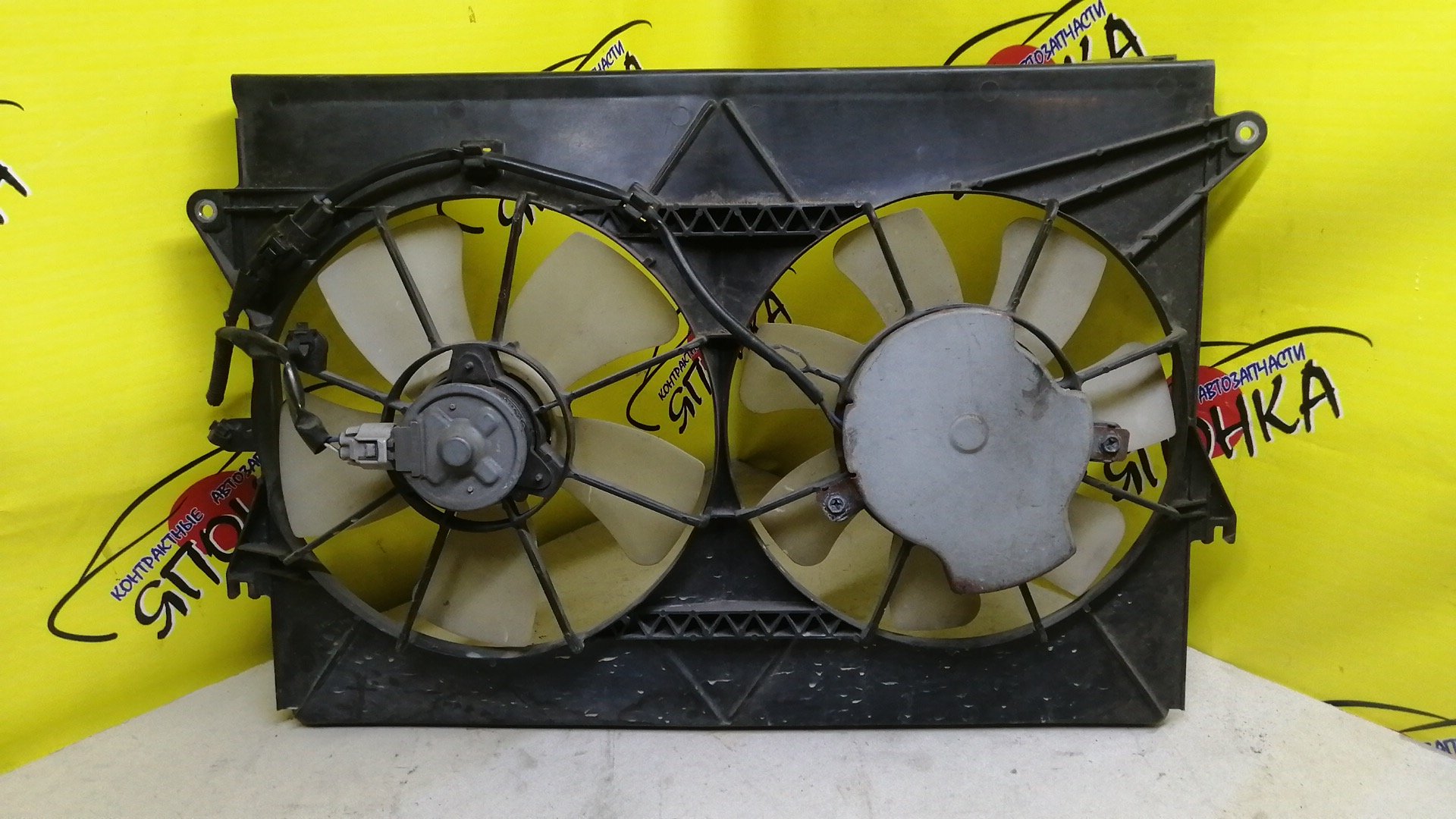 ДИФФУЗОР РАДИАТОРА/TOY/ALLION/CALDINA/ISIS/OPA/PREMIO/SCION TC/WISH/ANM10G/ANM10W/ANM15W/ANT10/ANE11/AZT240/ACT10/AZT241W/AZT246W/ДВОЙНОЙ