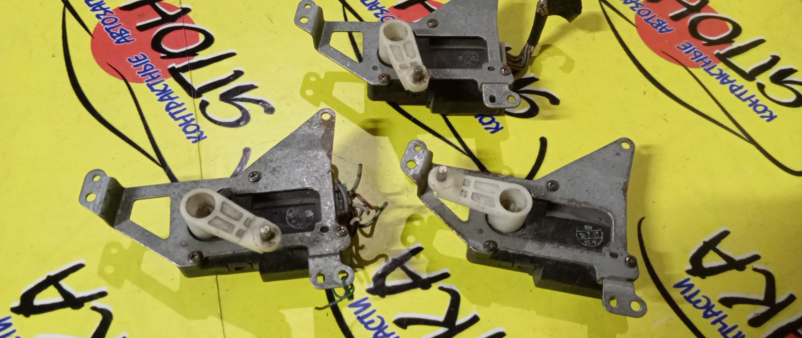 СЕРВОПРИВОД ЗАСЛОНОК ПЕЧКИ/TOY/CALDINA/CORONA/CARINA/ST190/T190/063700-4122