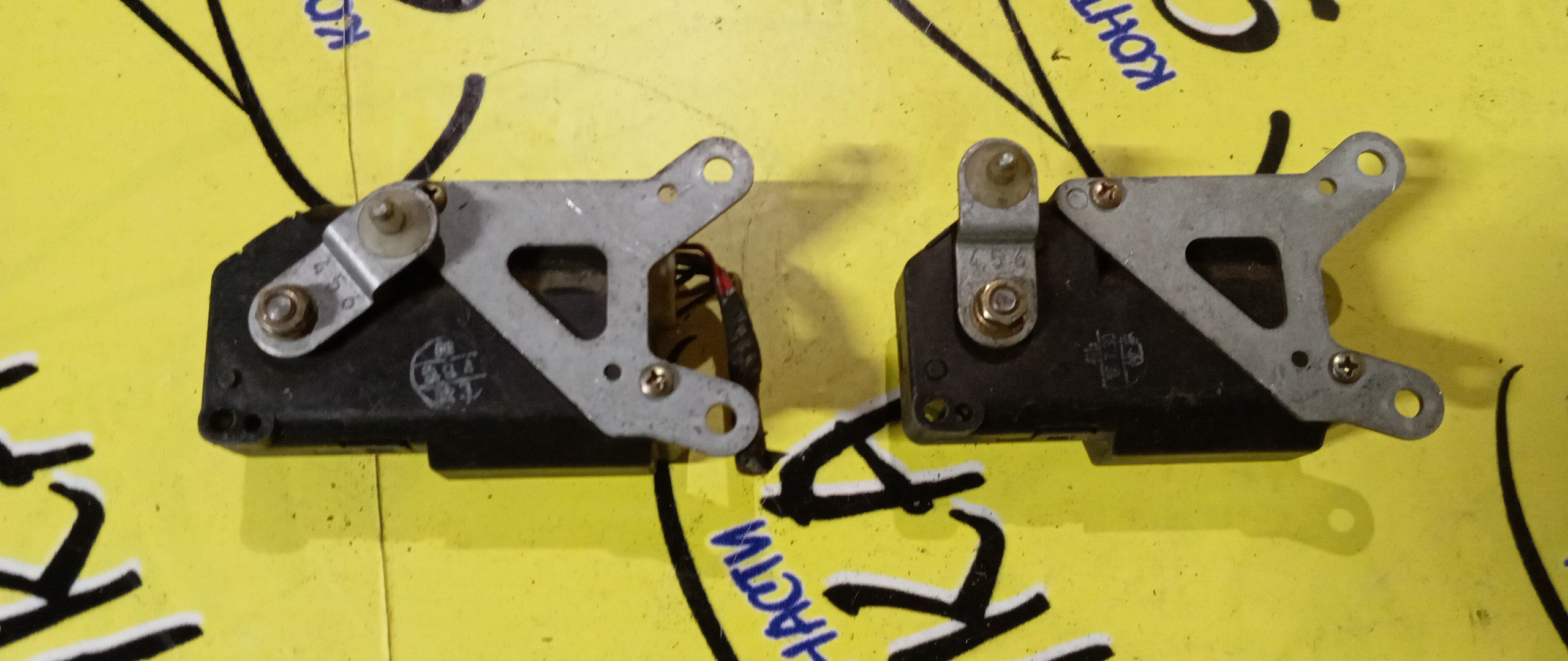 СЕРВОПРИВОД ЗАСЛОНОК ПЕЧКИ/TOY/COROLLA/SPRINTER/AE110/063700-5751