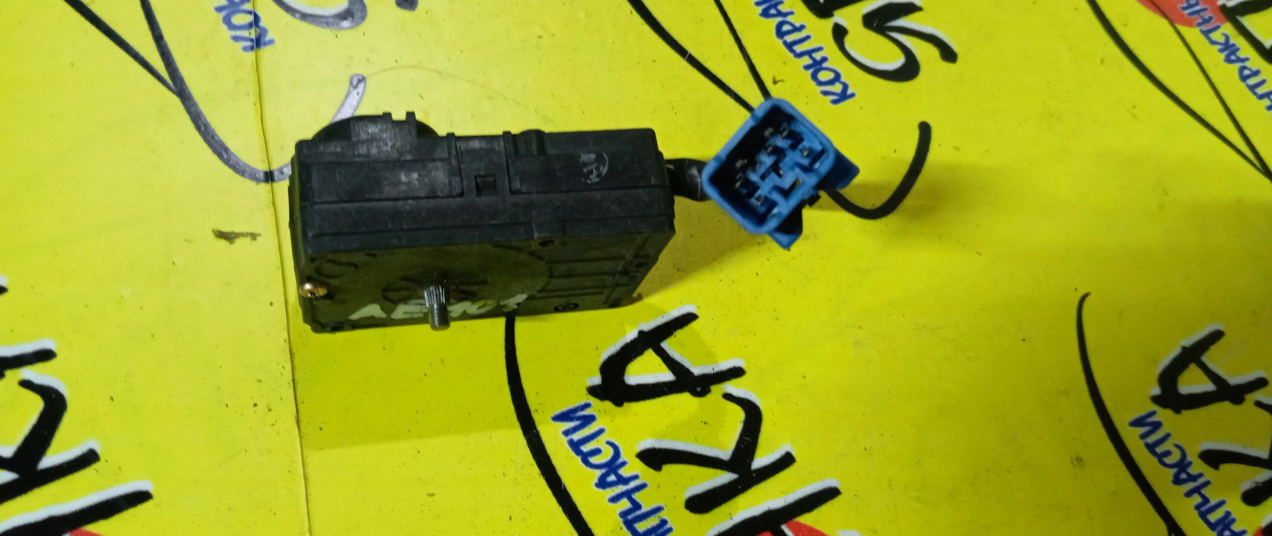 СЕРВОПРИВОД ЗАСЛОНОК ПЕЧКИ/TOY/COROLLA/SPRINTER/AE100/063700-3752