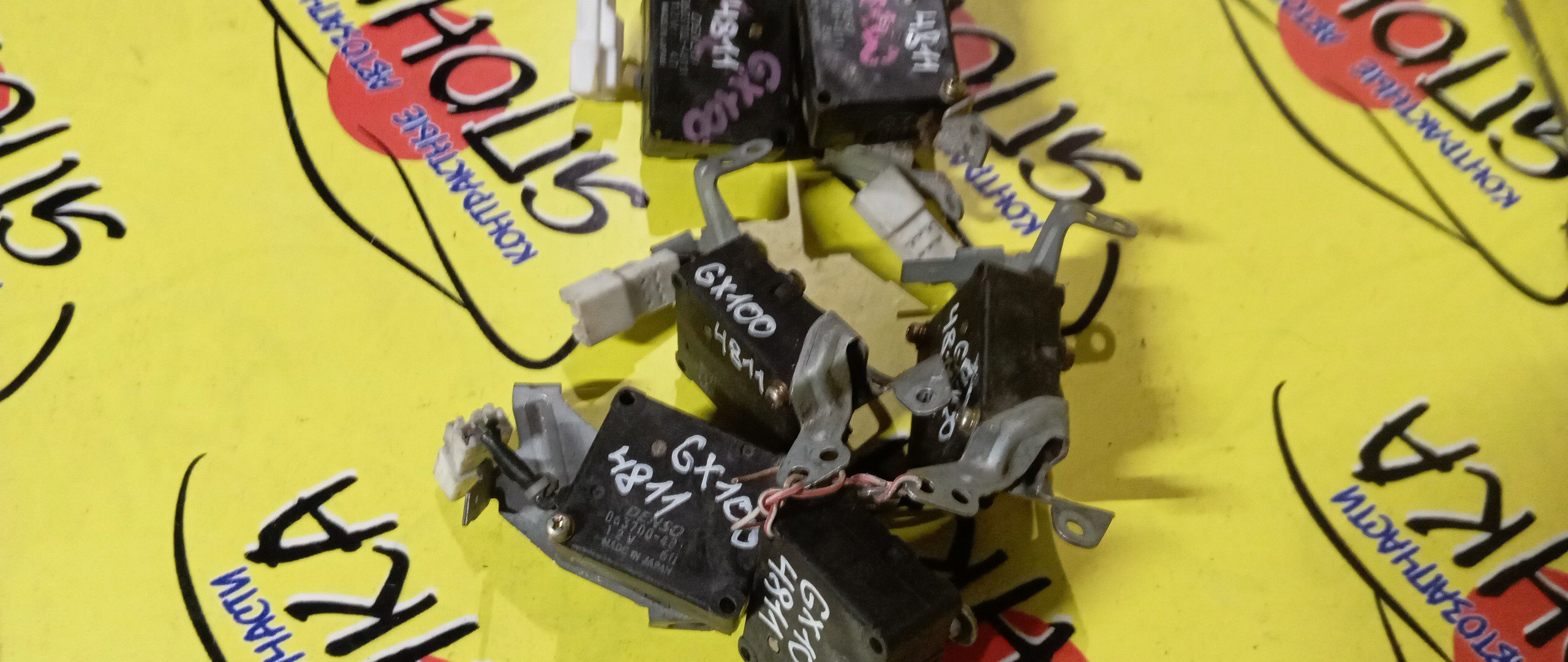 СЕРВОПРИВОД ЗАСЛОНОК ПЕЧКИ/TOY/MARK II/CRESTA/CHASER/X100/GX100GX105/063700-4811