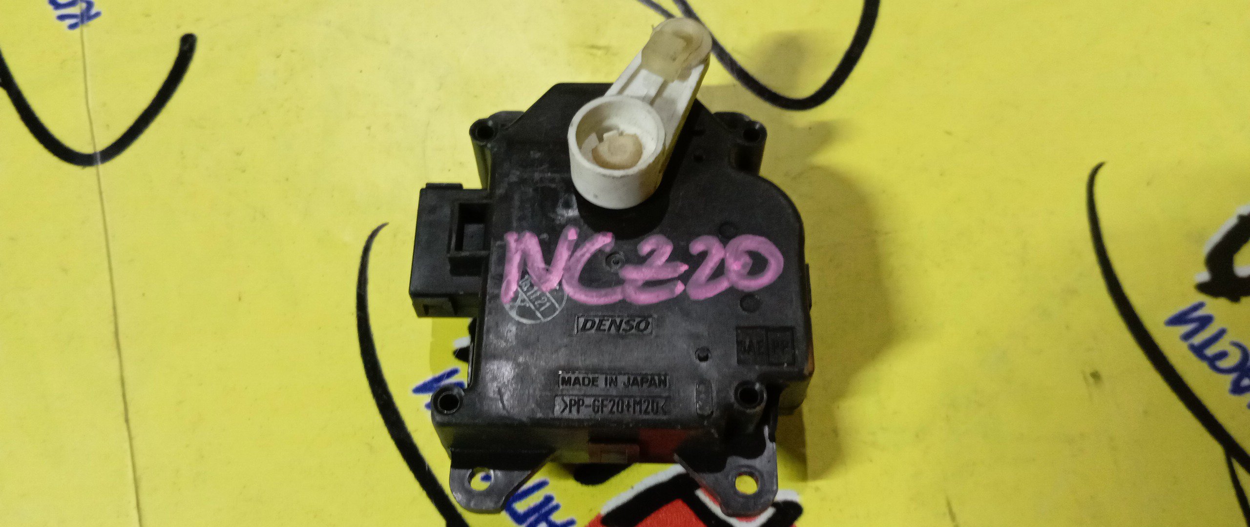 СЕРВОПРИВОД ЗАСЛОНОК ПЕЧКИ/TOY/IST/VITZ/PLATZ/FUNCARGO/NCP60/SCP10/NCP20/063700-8960