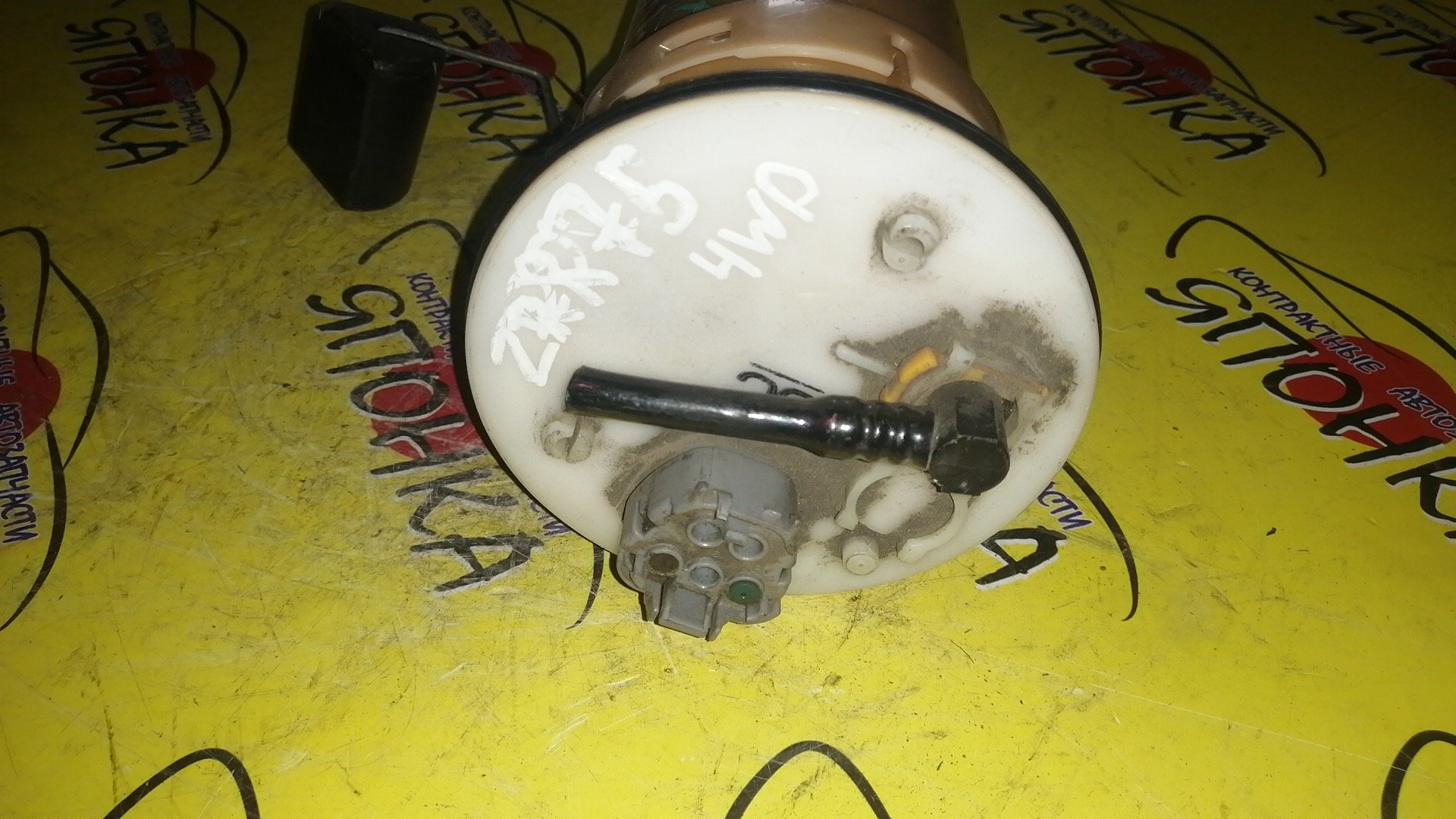 КОРПУС БЕНЗОНАСОСА/TOY/NOAH/ZRR75/1 ШТУЦЕР/4WD