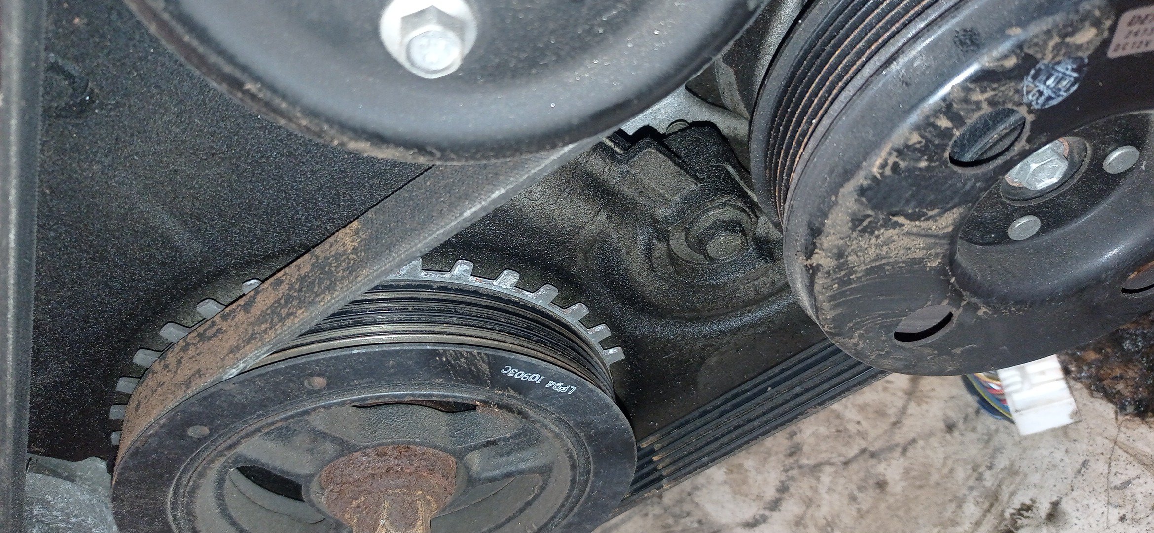 ДВС/MAZ/L3-VE/BLACK/ATENZA/ATENZA WAGON/AXELA/MAZDA6/PREMACY/BK3P/CR3W/GG3P/GG3S/GY3W/LY3P/КАТУШКИ СВЕРХУ/ДАТЧИК VVTI/ЩУП ЧЕРЕЗ ГОЛОВУ/КОМПРЕССОР СБОКУ