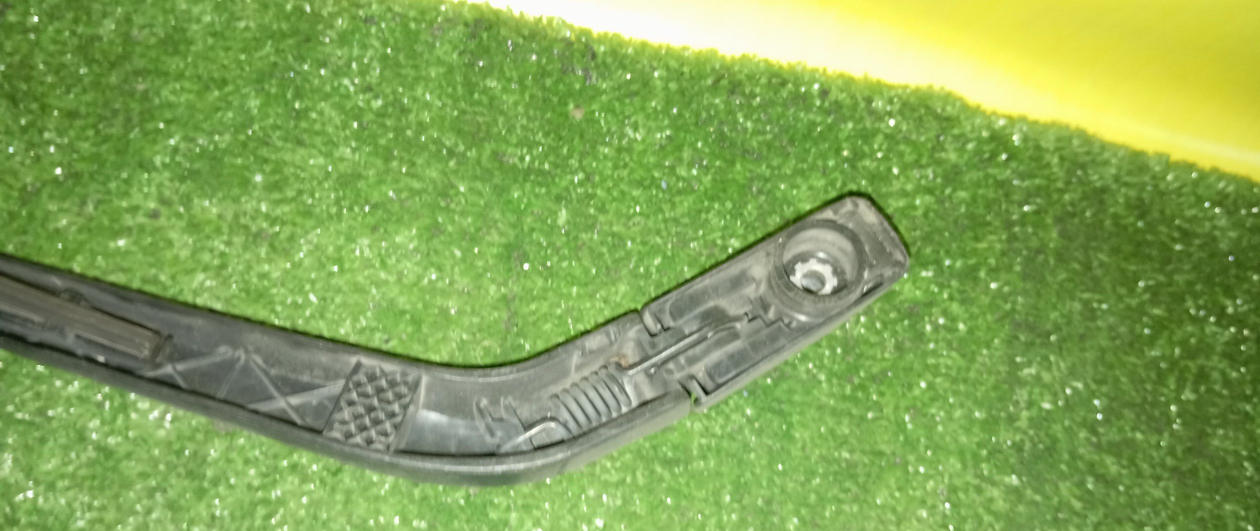 ДВОРНИК ЗАДНЕЙ ДВЕРИ/TOY/COROLLA FIELDER/NZE141/NZE144