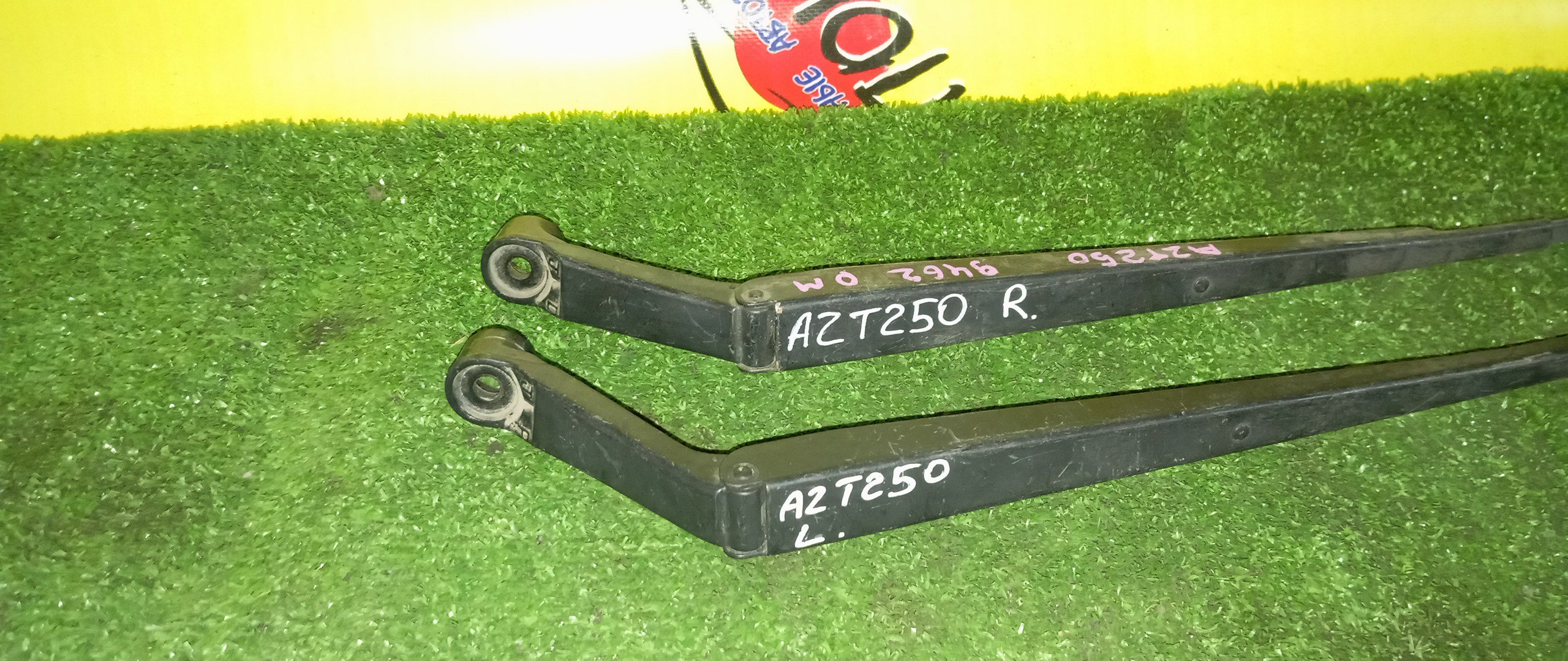 ДВОРНИК ЛОБОВОГО СТЕКЛА/TOY/AVENSIS/AZT250/F/ПАРА/ПРАВЫЙ РУЛЬ