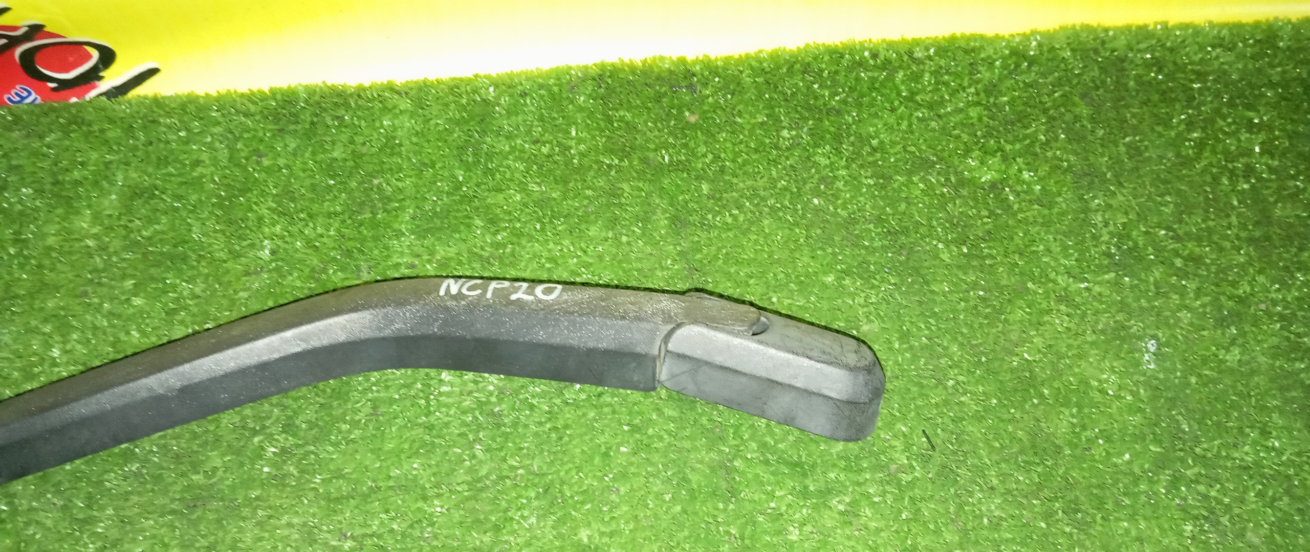 ДВОРНИК ЗАДНЕЙ ДВЕРИ/TOY/FUNCARGO/NCP20/NCP21/NCP25/ПЛАСТИК