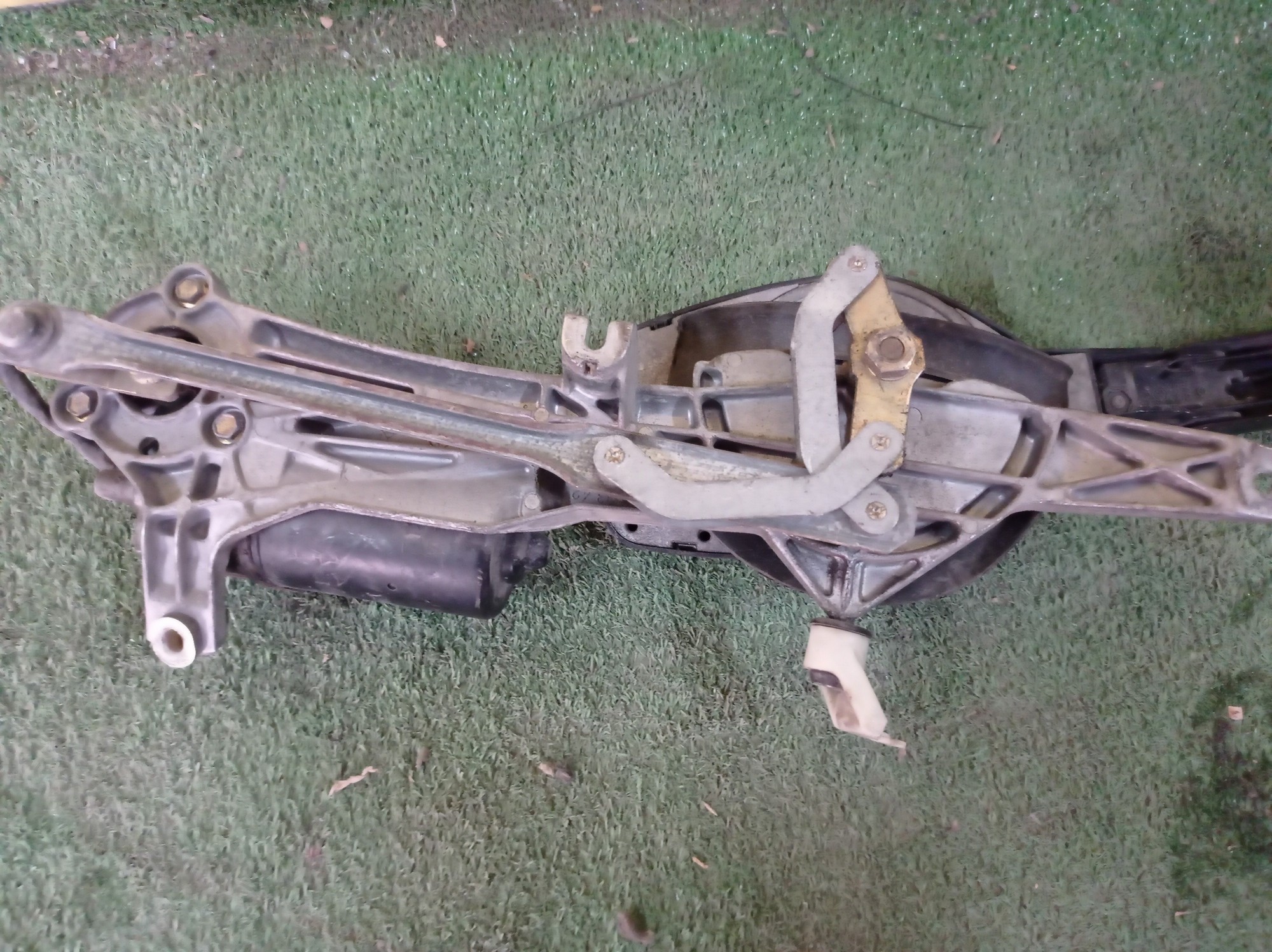 ТРАПЕЦИЯ ДВОРНИКОВ/MERC/C-CLASS/W202/ЛЕВЫЙ РУЛЬ/С МОТОРОМ