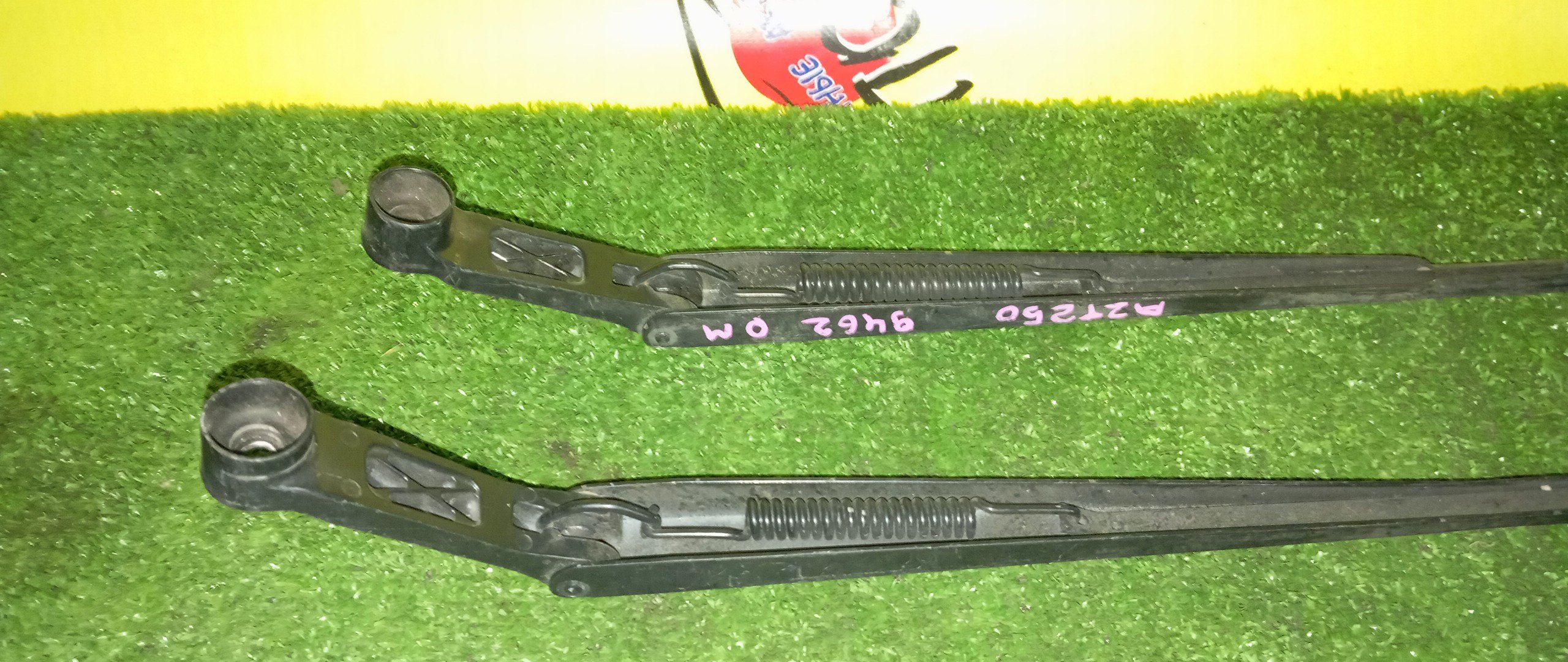 ДВОРНИК ЛОБОВОГО СТЕКЛА/TOY/AVENSIS/AZT250/F/ПАРА/ПРАВЫЙ РУЛЬ