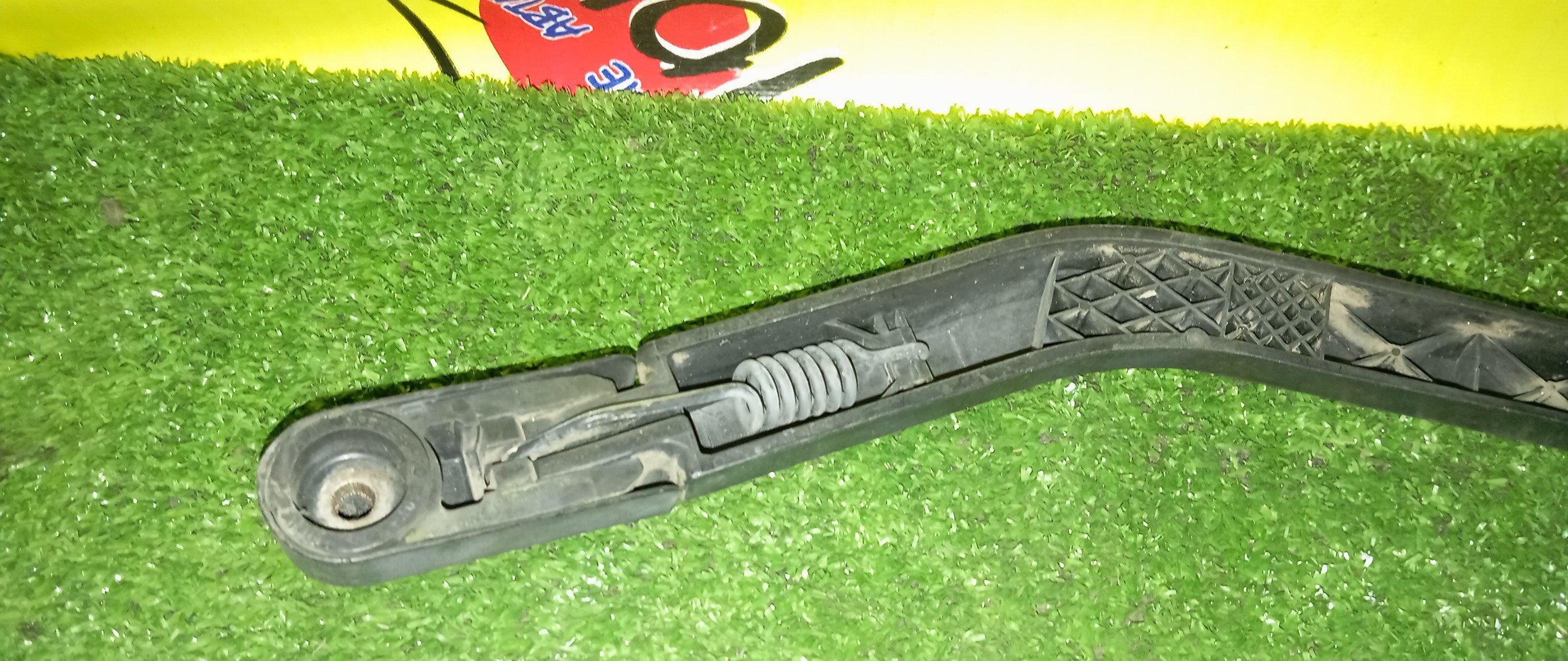 ДВОРНИК ЗАДНЕЙ ДВЕРИ/TOY/FUNCARGO/NCP20/NCP21/NCP25/ПЛАСТИК