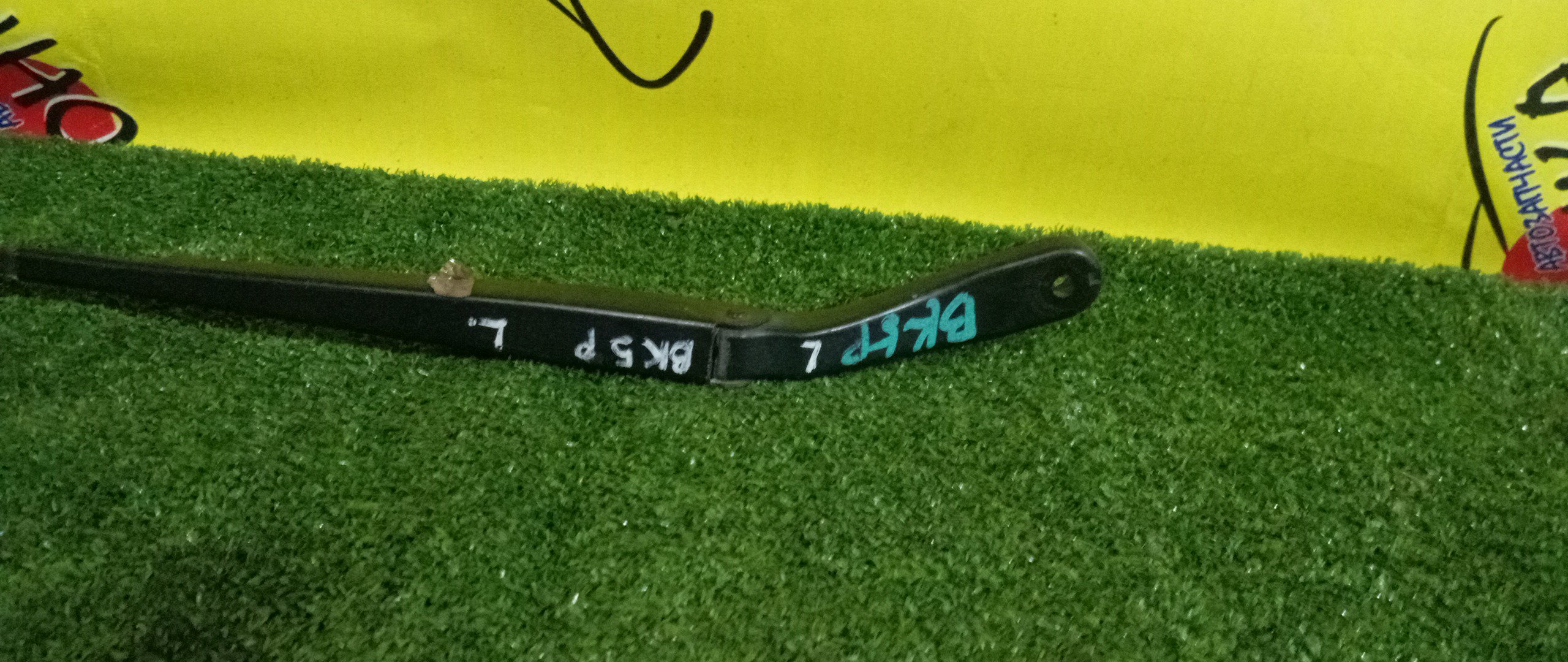 ДВОРНИК ЛОБОВОГО СТЕКЛА/MAZ/AXELA/BK3P/BK5P/BKEP/F/L