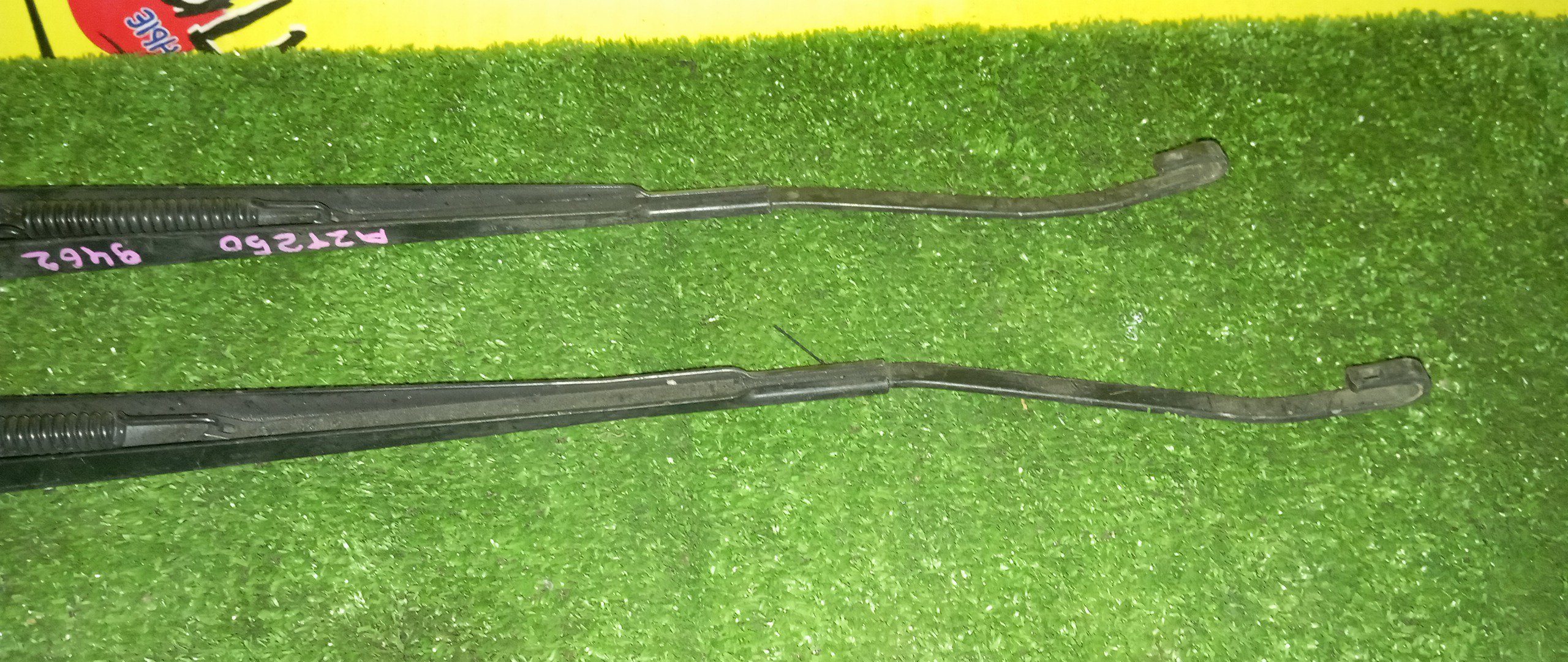 ДВОРНИК ЛОБОВОГО СТЕКЛА/TOY/AVENSIS/AZT250/F/ПАРА/ПРАВЫЙ РУЛЬ
