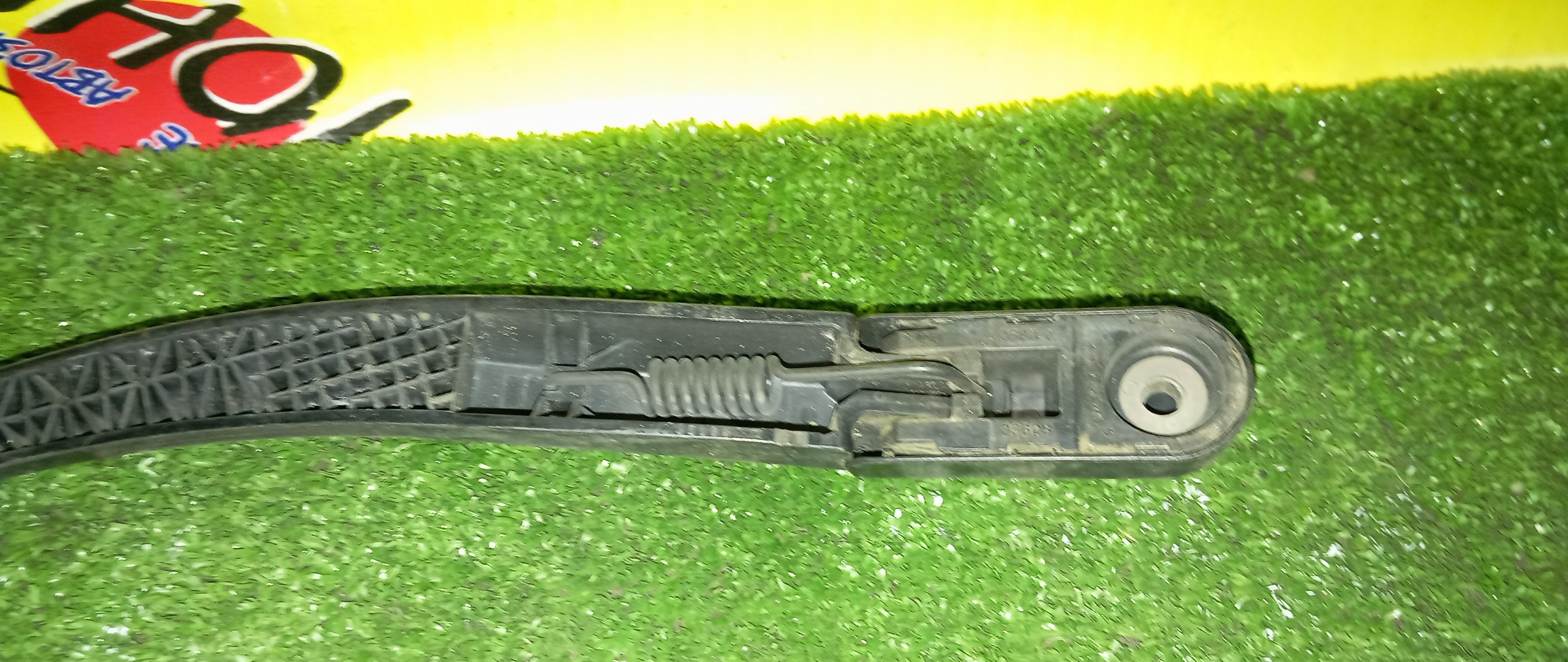 ДВОРНИК ЗАДНЕЙ ДВЕРИ/TOY/COROLLA RUNX/E120