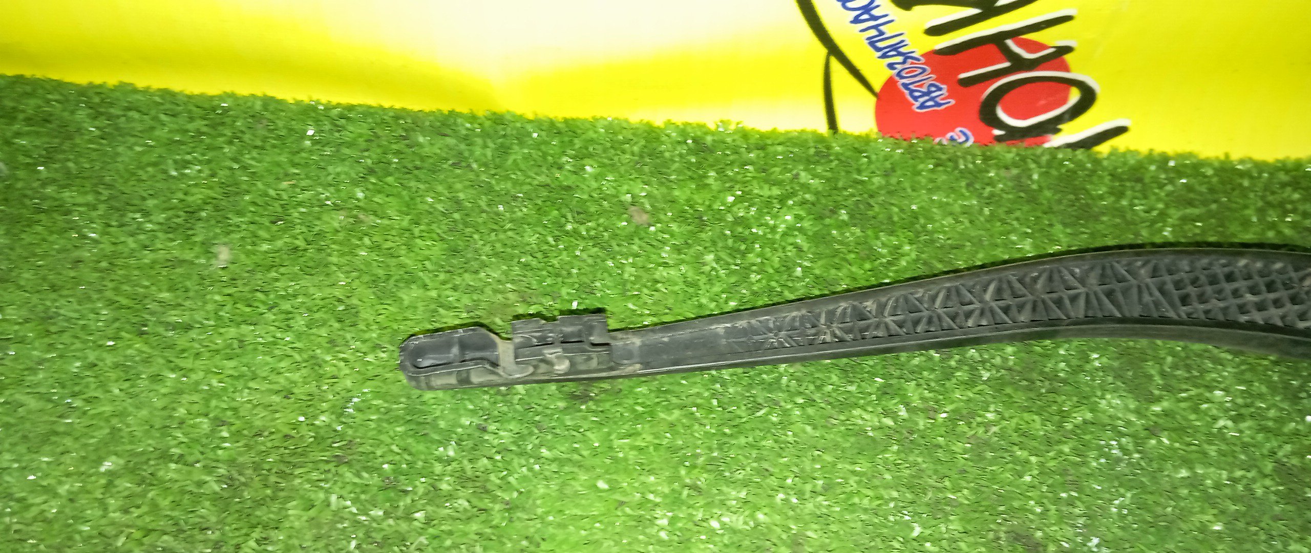 ДВОРНИК ЗАДНЕЙ ДВЕРИ/TOY/COROLLA RUNX/E120