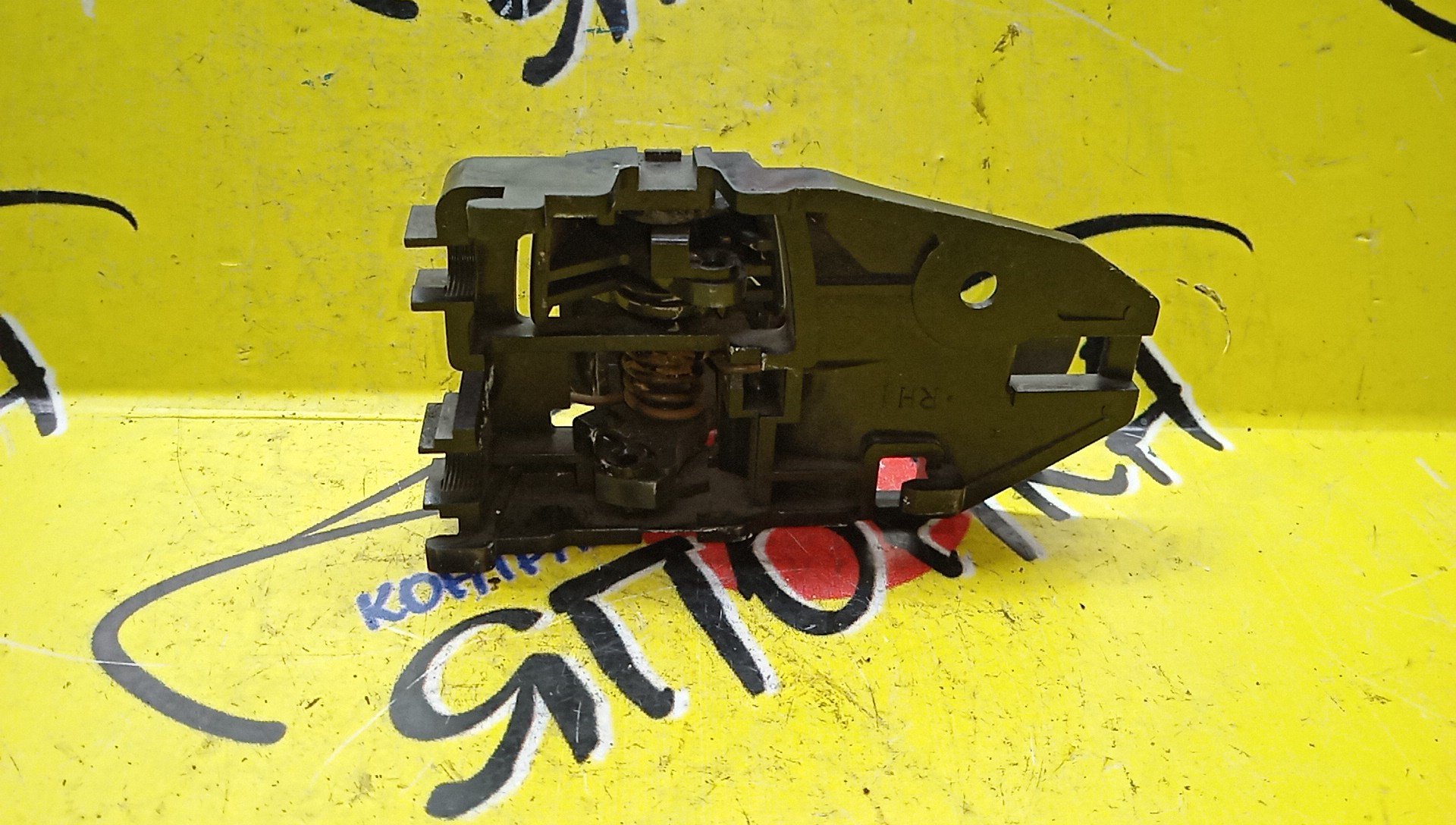 РУЧКА ДВЕРИ ВНУТРЕННЯЯ/MMC/LANCER/CS2A/CS2V/CS2W/CS5A/CS5W/CS6A/B/R/MR620839