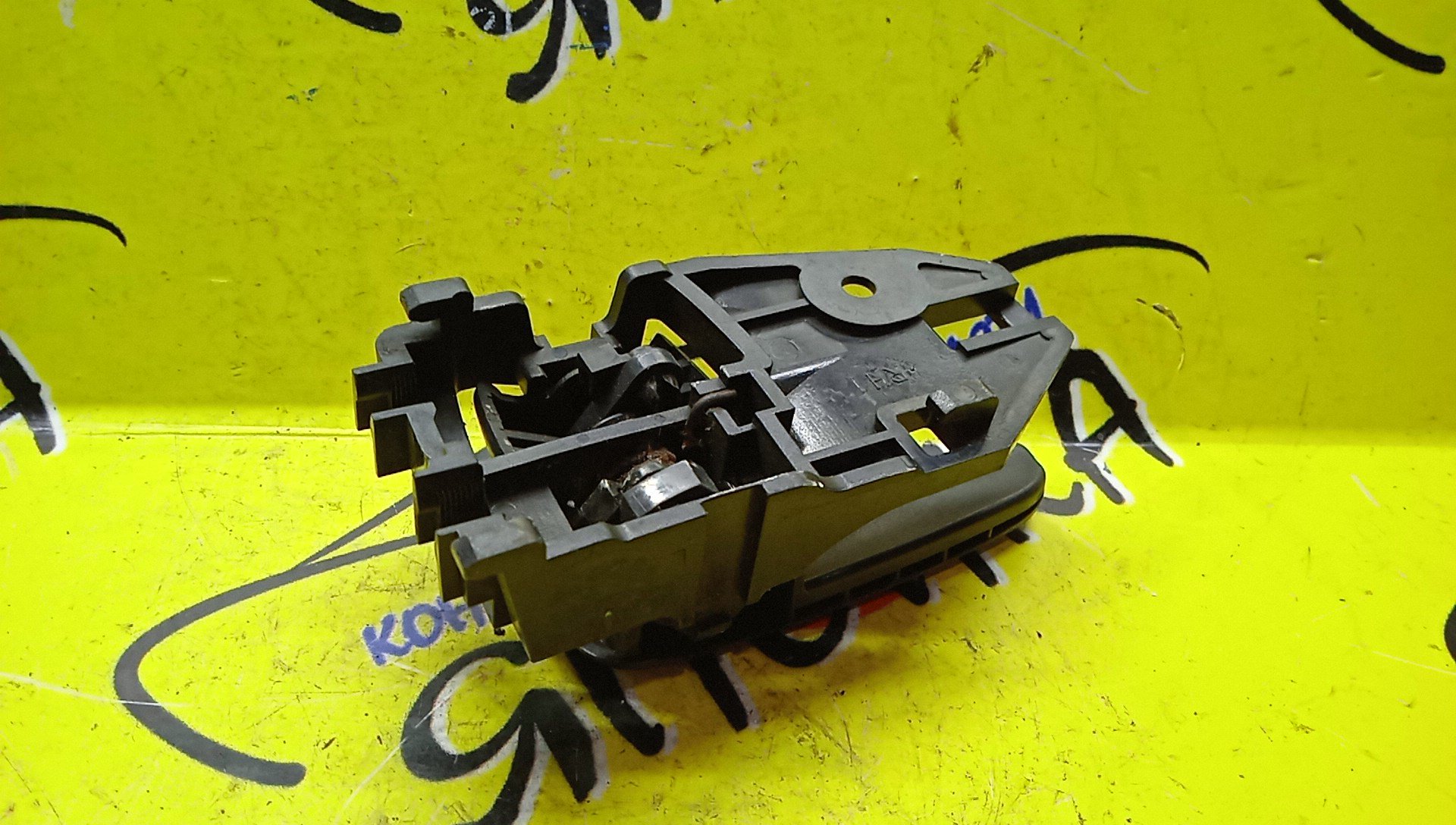 РУЧКА ДВЕРИ ВНУТРЕННЯЯ/MMC/LANCER/CS2A/CS2V/CS2W/CS5A/CS5W/CS6A/B/R/MR620839