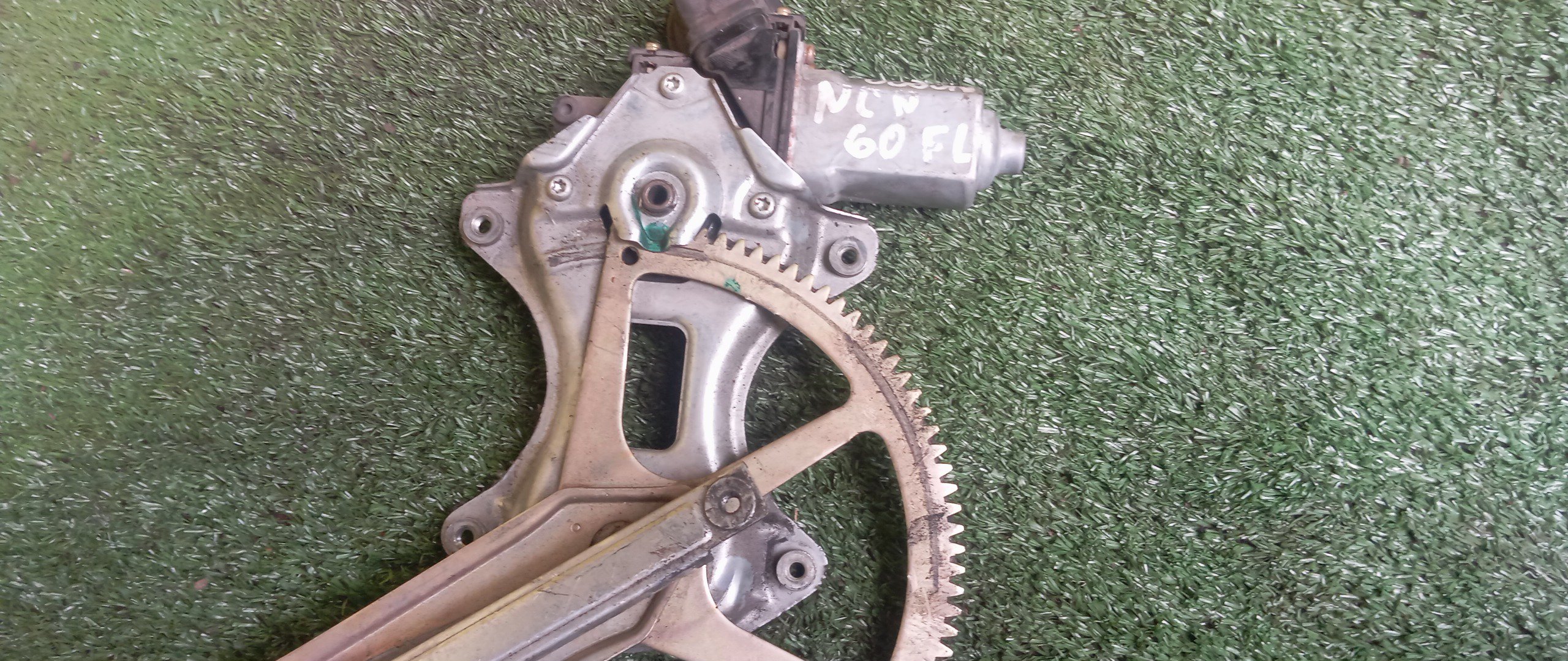 СТЕКЛОПОДЪЕМНИК/TOY/IST/NCP60/NCP61/NCP65/F/L