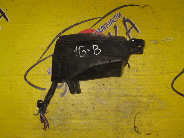 БЛОК ПРЕДОХРАНИТЕЛЕЙ ПОД КАПОТ/TOY/ALTEZZA/GXE10/SXE10/JCG10/JCG17/8266253030/МАЛЫЙ