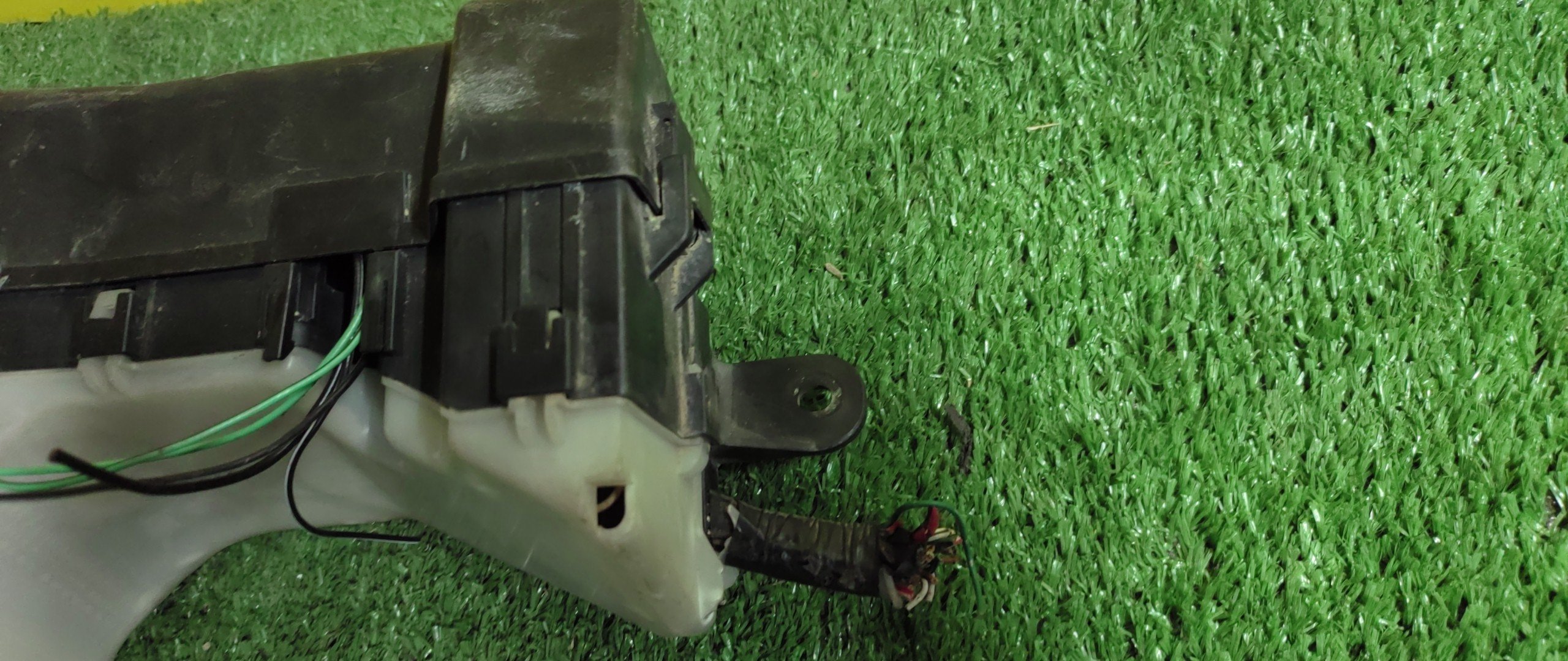 БЛОК ПРЕДОХРАНИТЕЛЕЙ ПОД КАПОТ/TOY/ALLEX/COROLLA/COROLLA FIELDER/COROLLA RUNX/COROLLA SPACIO/WILL VS/NZE120/NZE121/NZE124/ZZE122/ZZE123/ZZE124/NZE127/ZZE127/ZZE128/ZZE129/1NZ-FE/1ZZ-FE/2NZ-FE/2ZZ-GE/8266212240