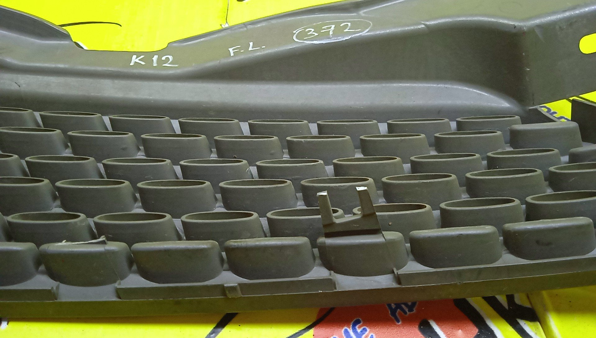 РЕШЕТКА РАДИАТОРА/NIS/MARCH/AK12/BK12/BNK12/K12/YK12/L/1 МОДЕЛЬ/УЦЕНКА/62330AX000