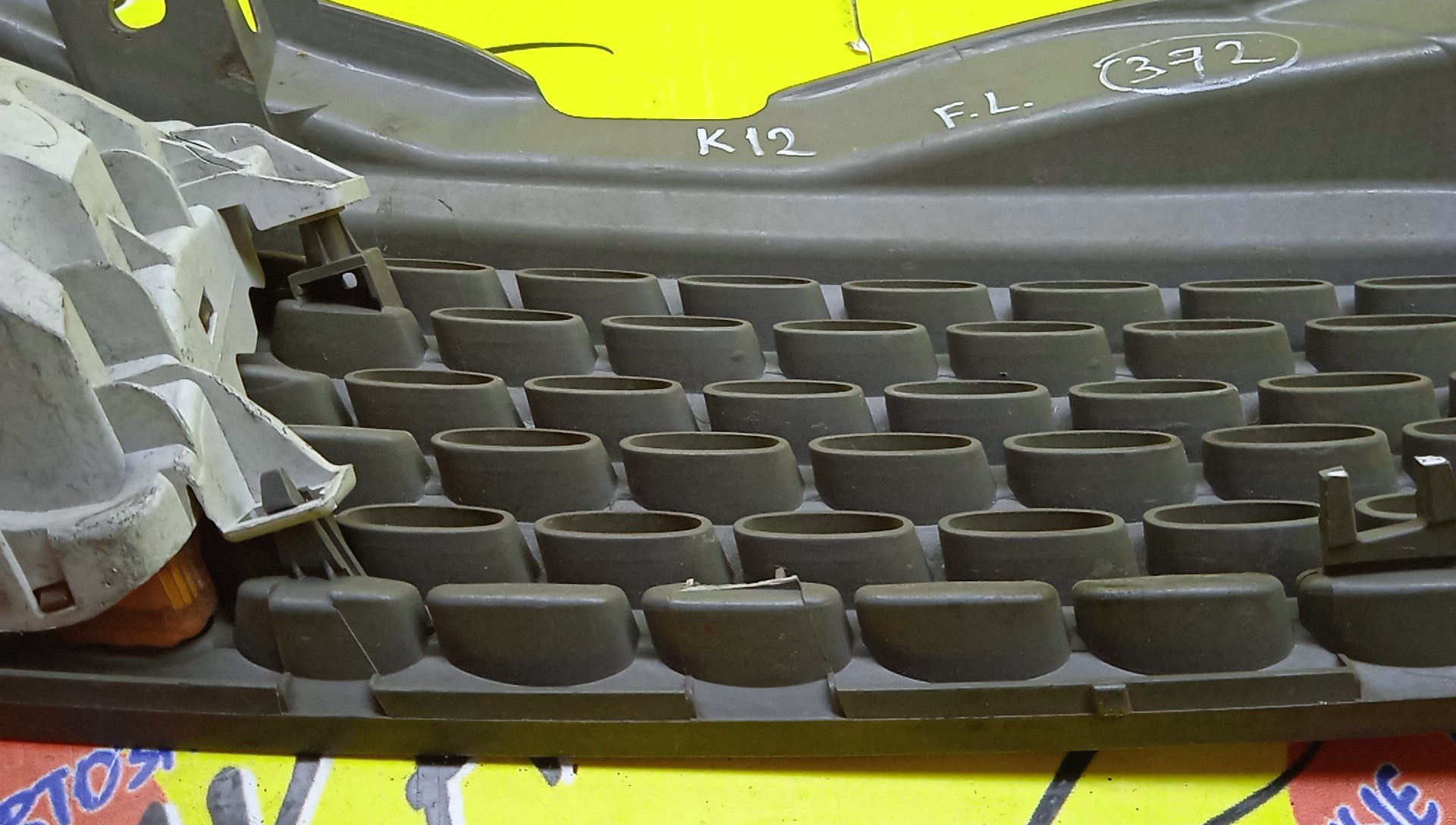 РЕШЕТКА РАДИАТОРА/NIS/MARCH/AK12/BK12/BNK12/K12/YK12/L/1 МОДЕЛЬ/УЦЕНКА/62330AX000