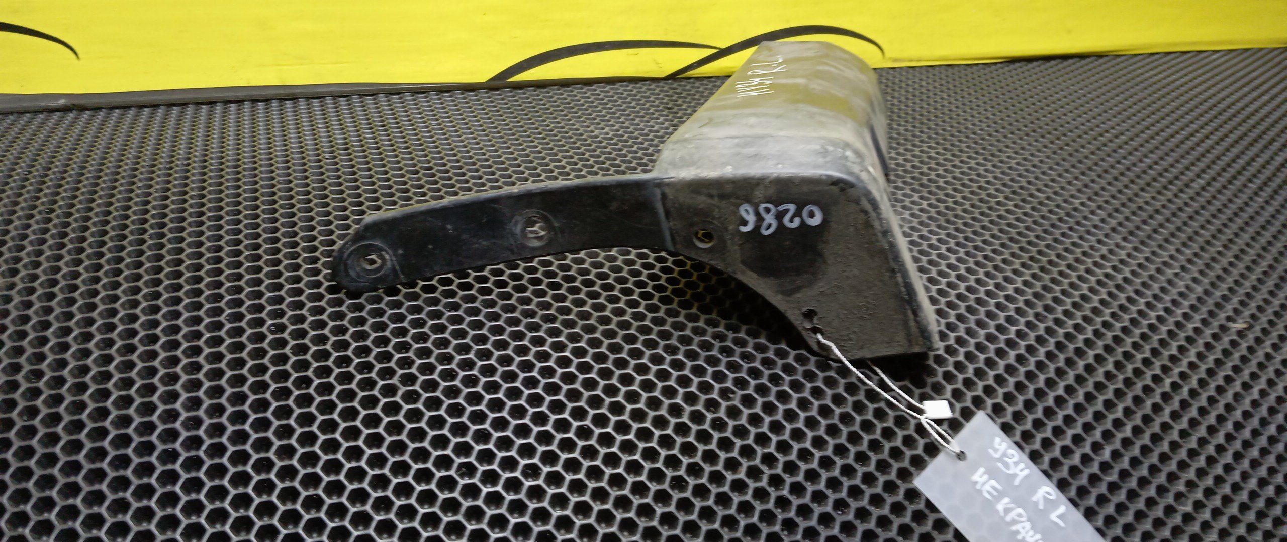 БРЫЗГОВИК/NIS/CEDRIC/GLORIA/Y34/B/L