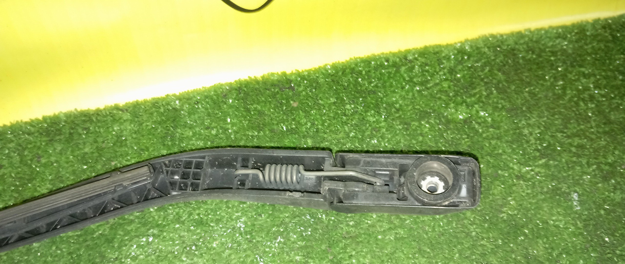 ДВОРНИК ЗАДНЕЙ ДВЕРИ/TOY/NOAH/VOXY/PRIUS/ZRR70G/ZRR70W/ZRR75G/ZRR75W/ZVW30/ZVW35