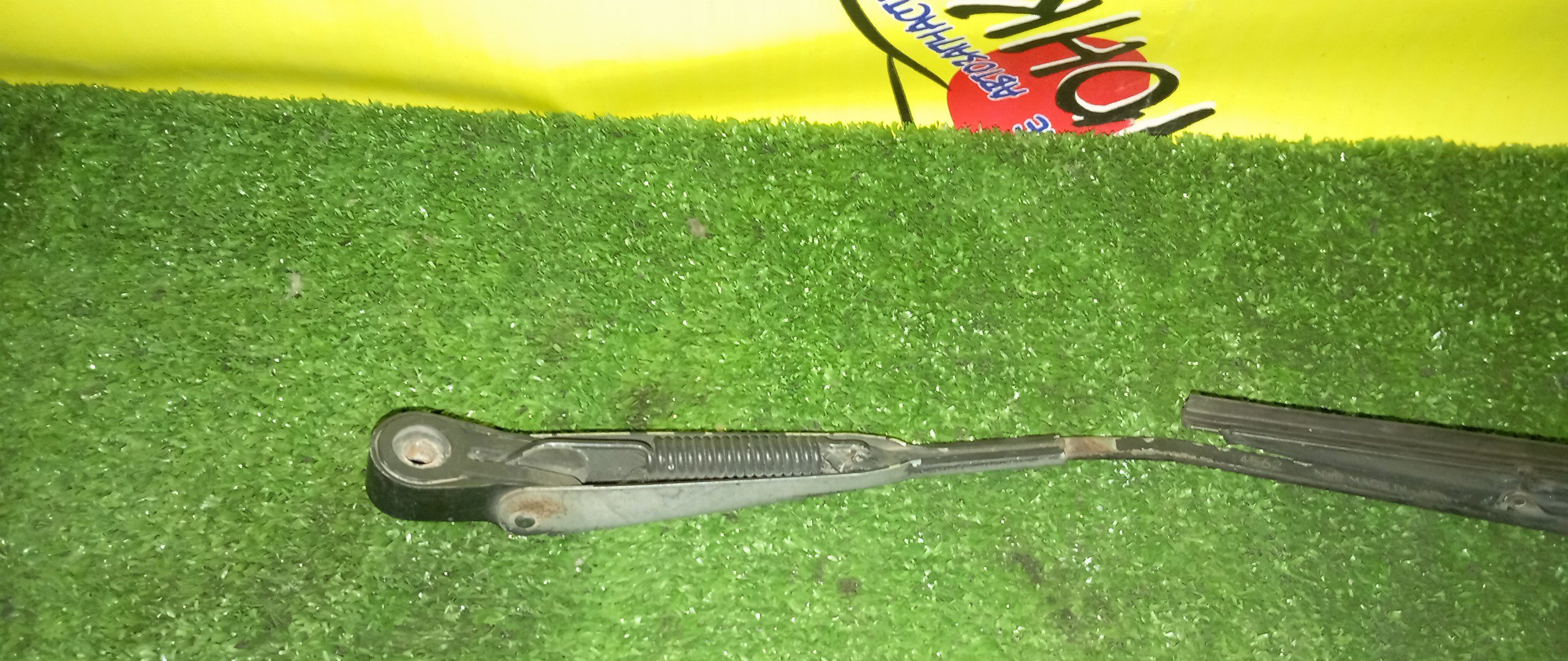 ДВОРНИК ЗАДНЕЙ ДВЕРИ/TOY/STARLET/EP80/EP82/EP85