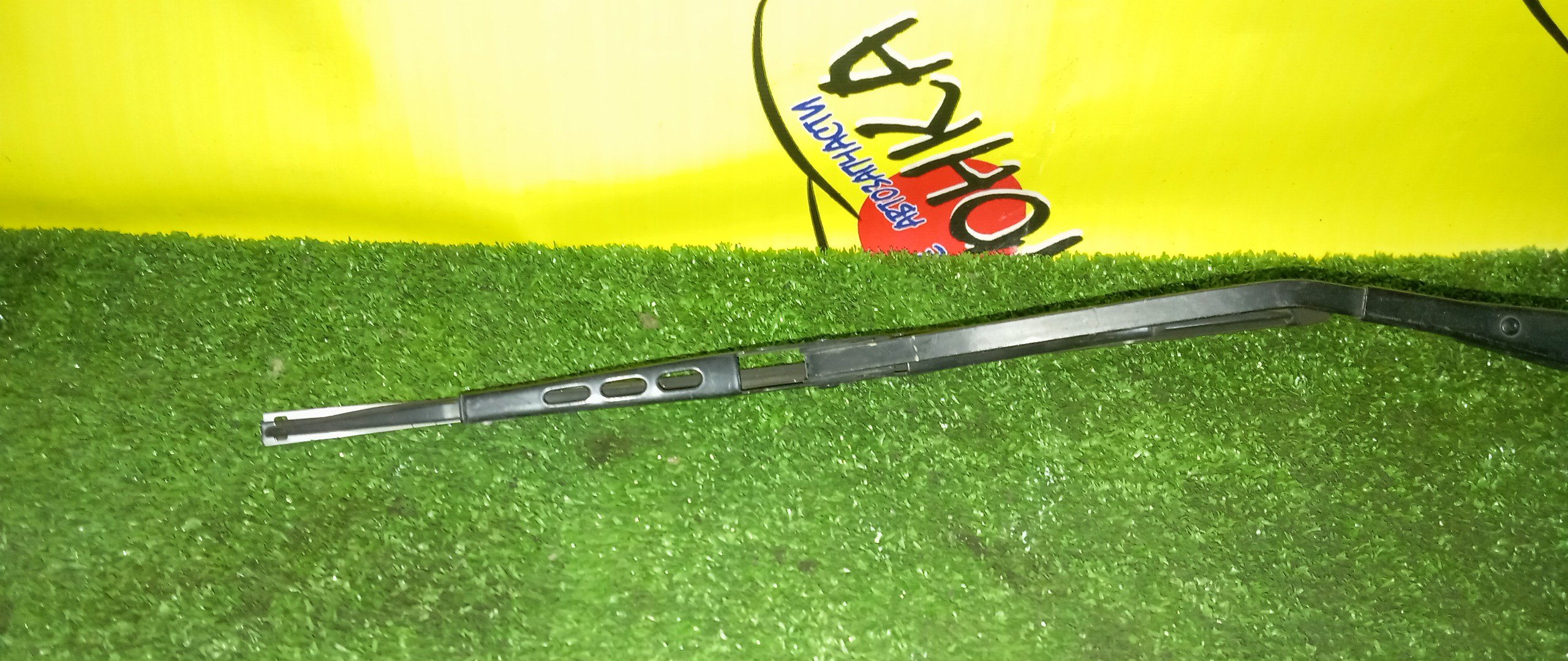 ДВОРНИК ЗАДНЕЙ ДВЕРИ/TOY/LITE ACE NOAH/TOWN ACE NOAH/SR40/KR42