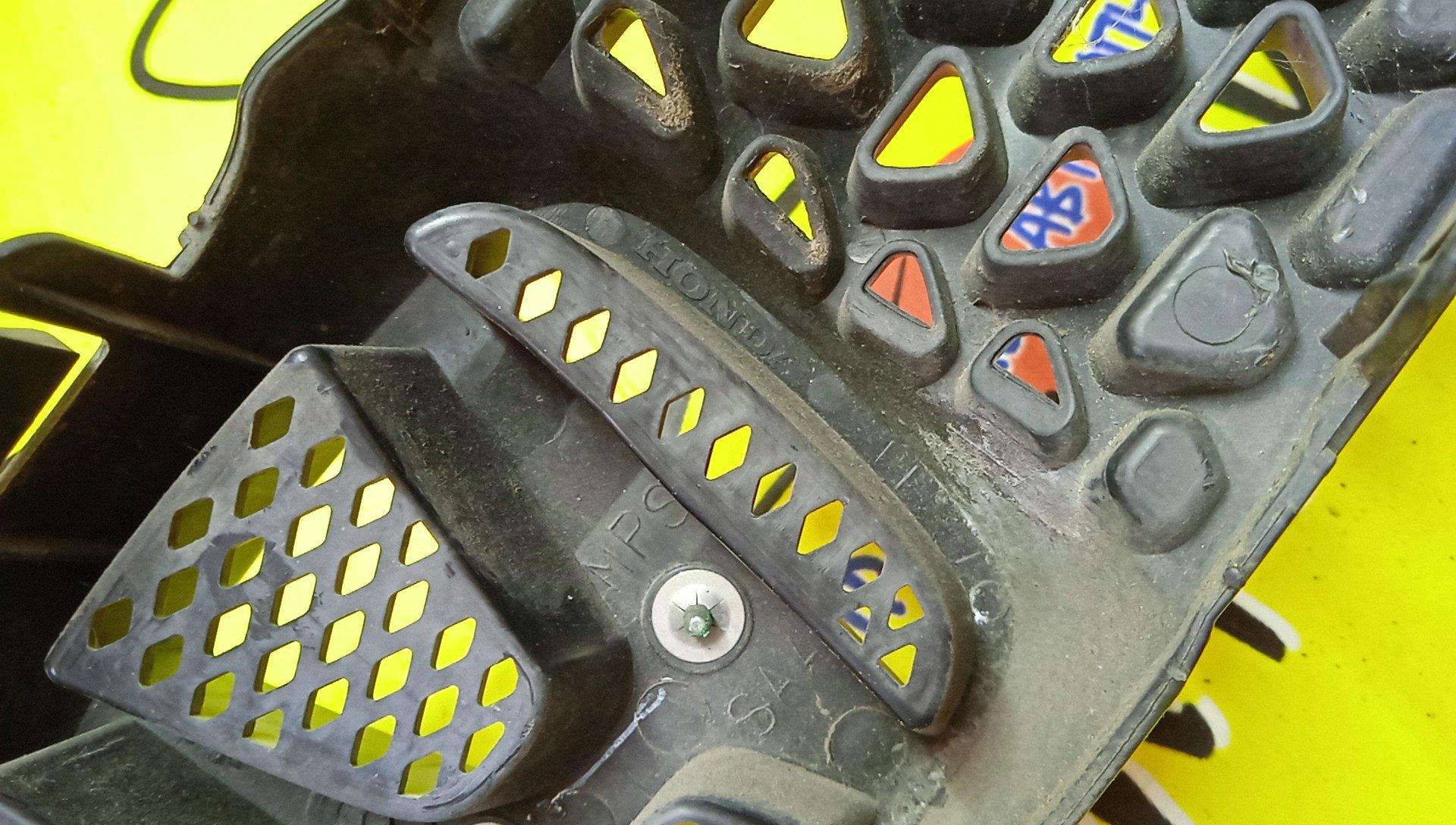 РЕШЕТКА РАДИАТОРА/HON/FIT/JAZZ/GD1/GD2/GD3/GD4/2 МОДЕЛЬ/71121SAA901/71121SAAZ01/71121SAAJ01