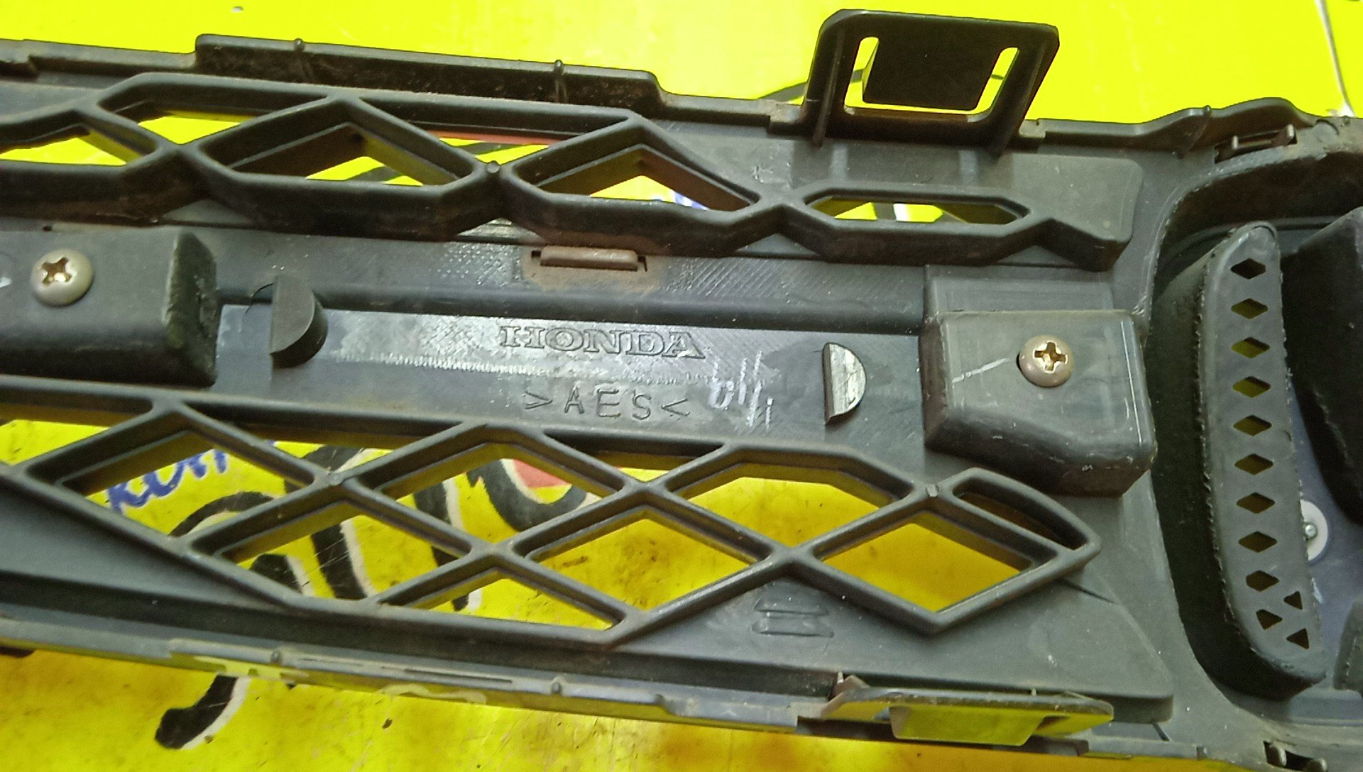 РЕШЕТКА РАДИАТОРА/HON/FIT/JAZZ/GD1/GD2/GD3/GD4/2 МОДЕЛЬ/71121SAA901/71121SAAZ01/71121SAAJ01