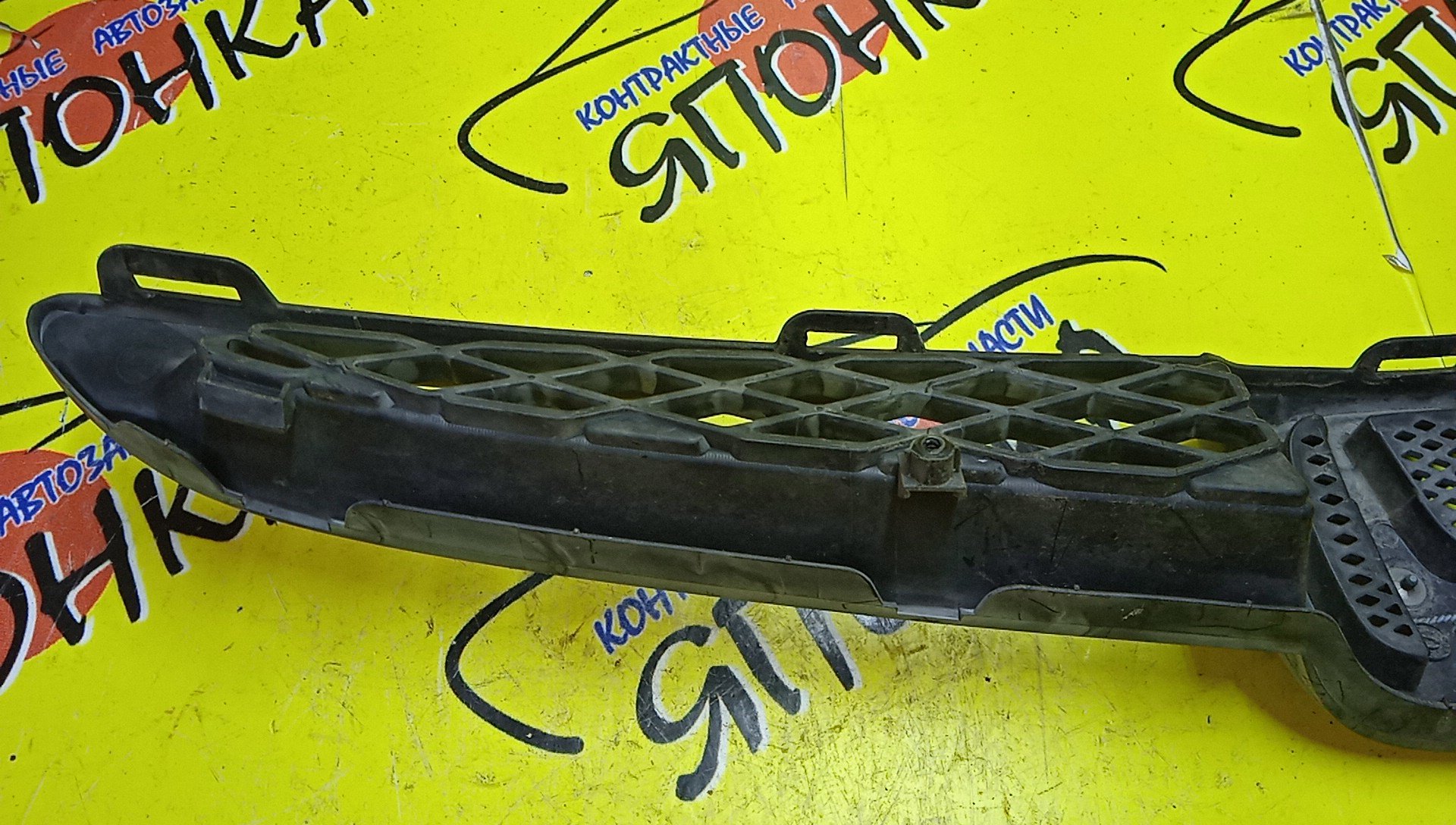 РЕШЕТКА РАДИАТОРА/HON/FIT/JAZZ/GD1/GD2/GD3/GD4/1 МОДЕЛЬ/71121SAA003ZA