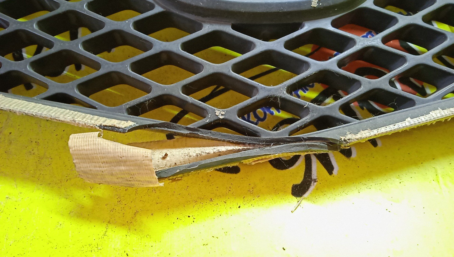 РЕШЕТКА РАДИАТОРА/MAZ/DEMIO/DY/DY3R/DY3W/DY5R/DY5W/1 МОДЕЛЬ/D3525071179/50710K2443