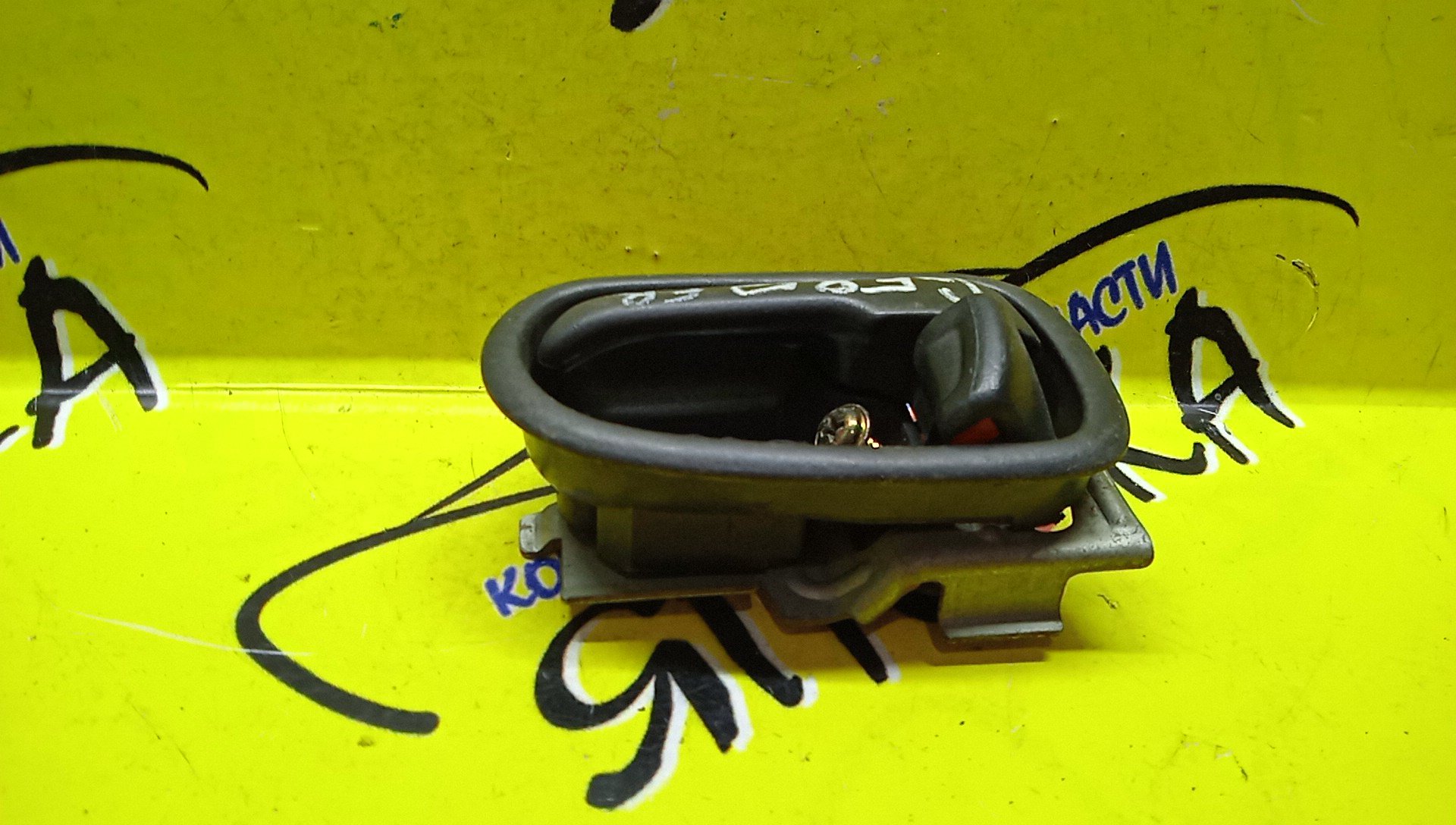 РУЧКА ДВЕРИ ВНУТРЕННЯЯ/MAZ/CAPELLA/GF8P/F/R