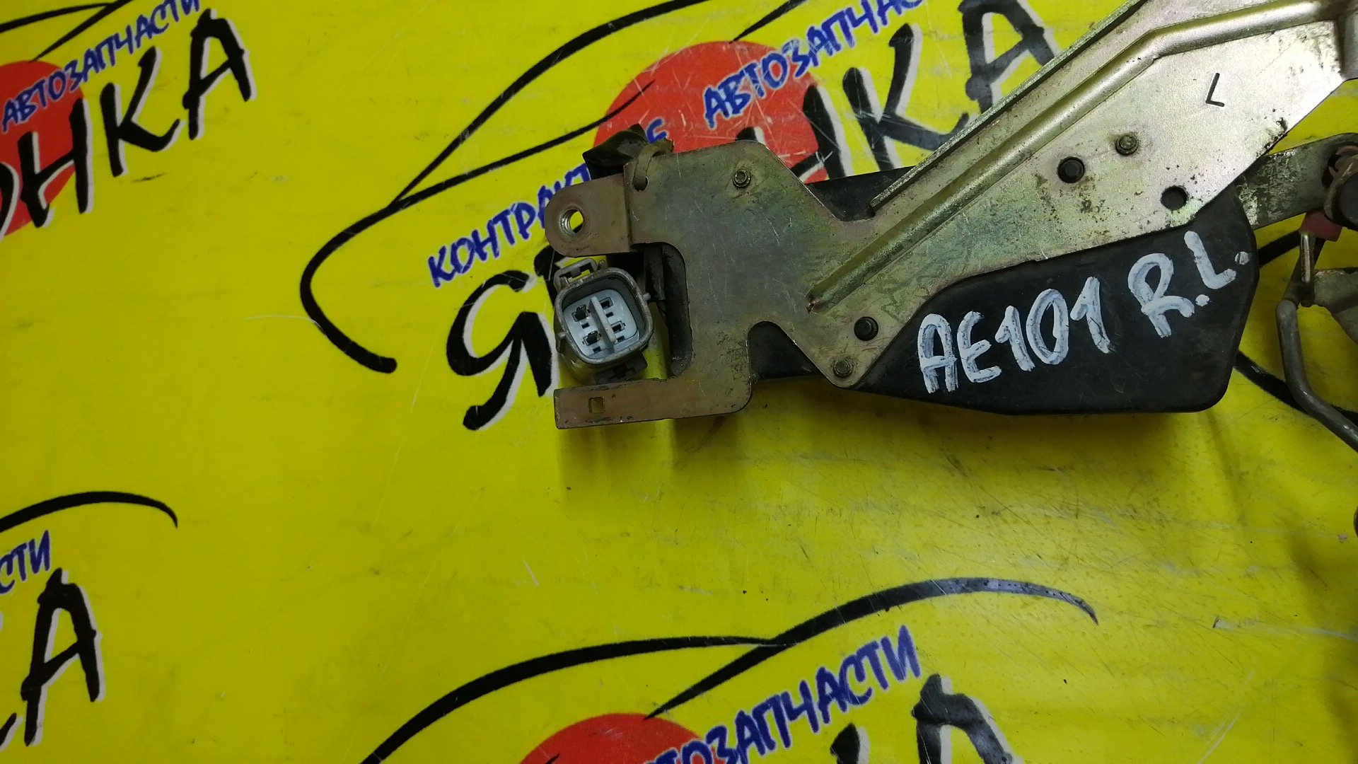 ЗАМОК ДВЕРИ/TOY/COROLLA CERES/SPRINTER MARINO/AE100/AE101/B/L