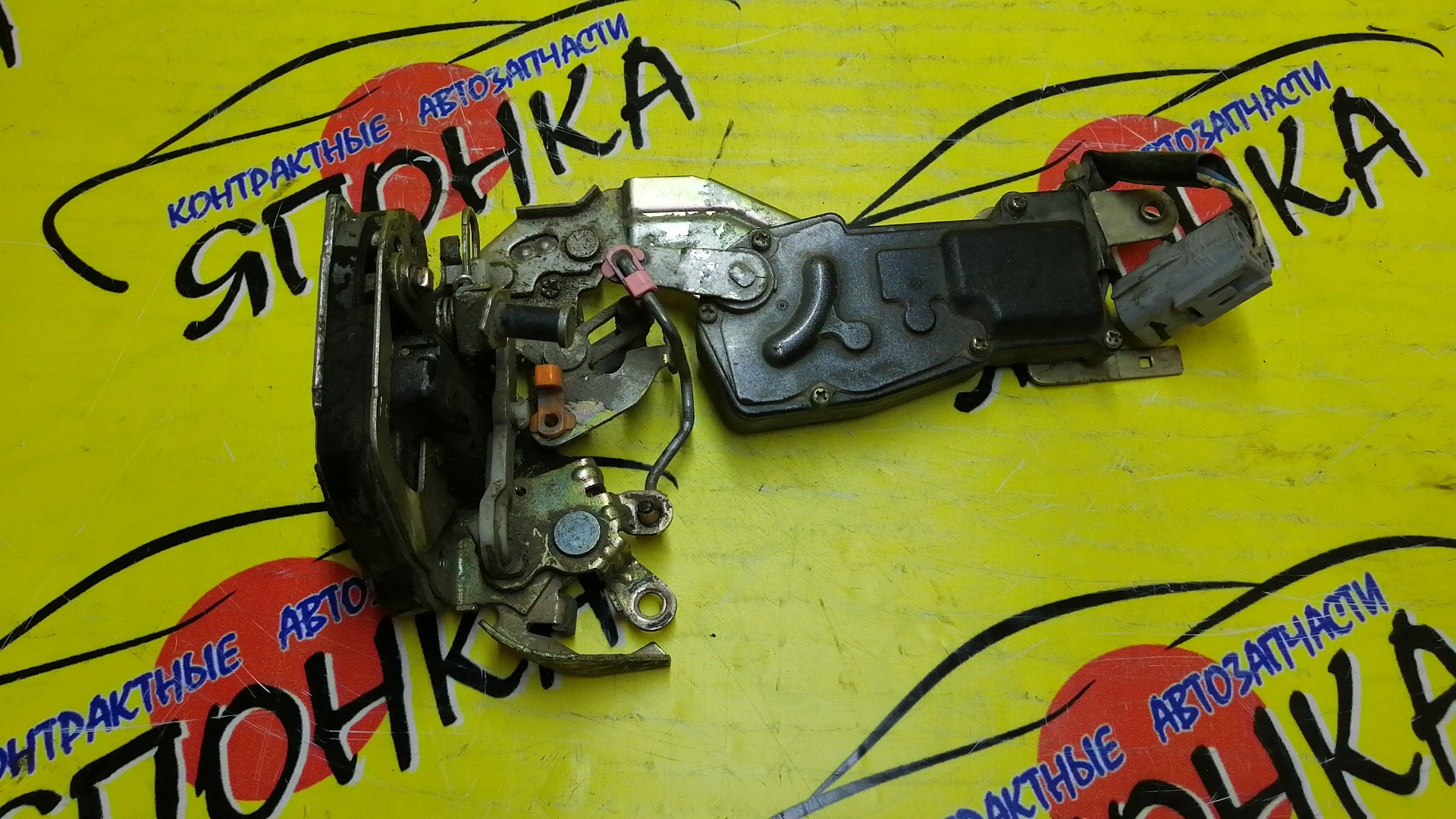 ЗАМОК ДВЕРИ/TOY/COROLLA CERES/SPRINTER MARINO/AE100/AE101/B/L