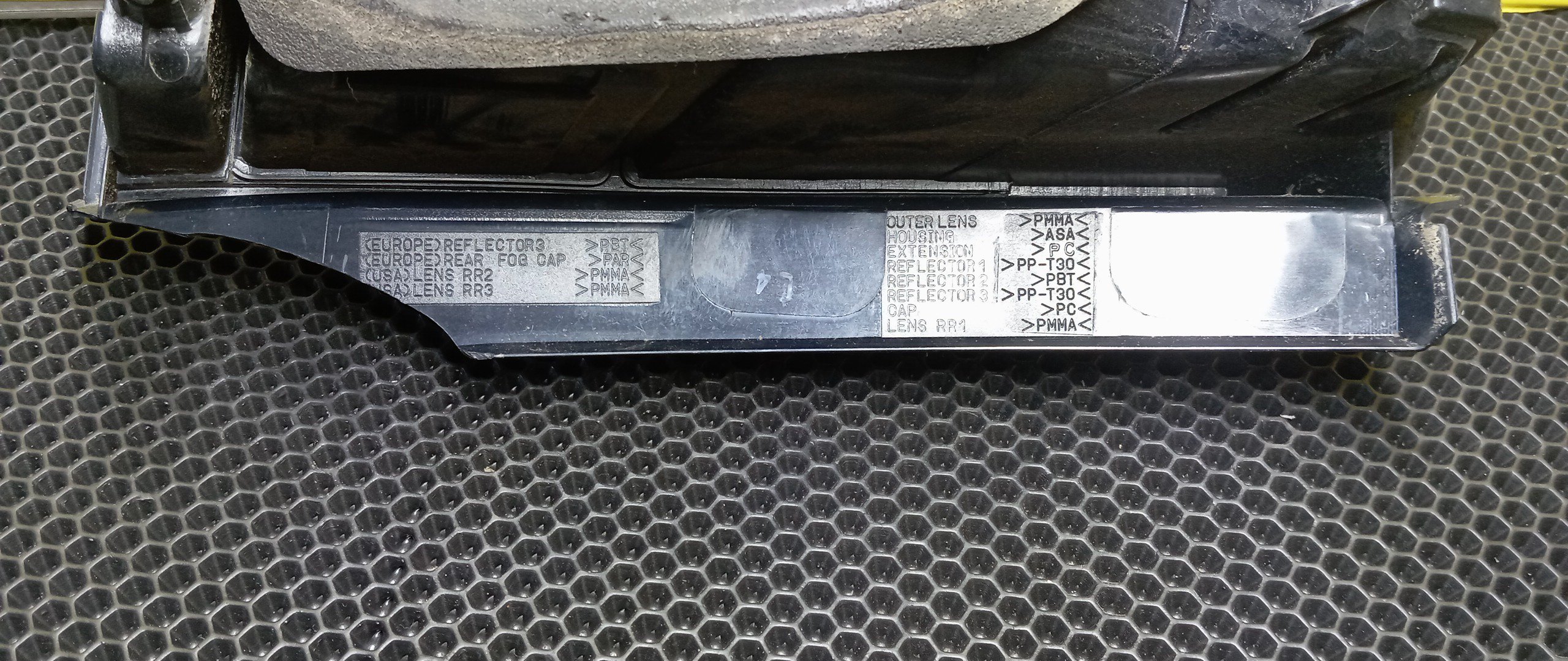 ФОНАРЬ/TOY/PRIUS/NHW20/4713/R/УЦЕНКА