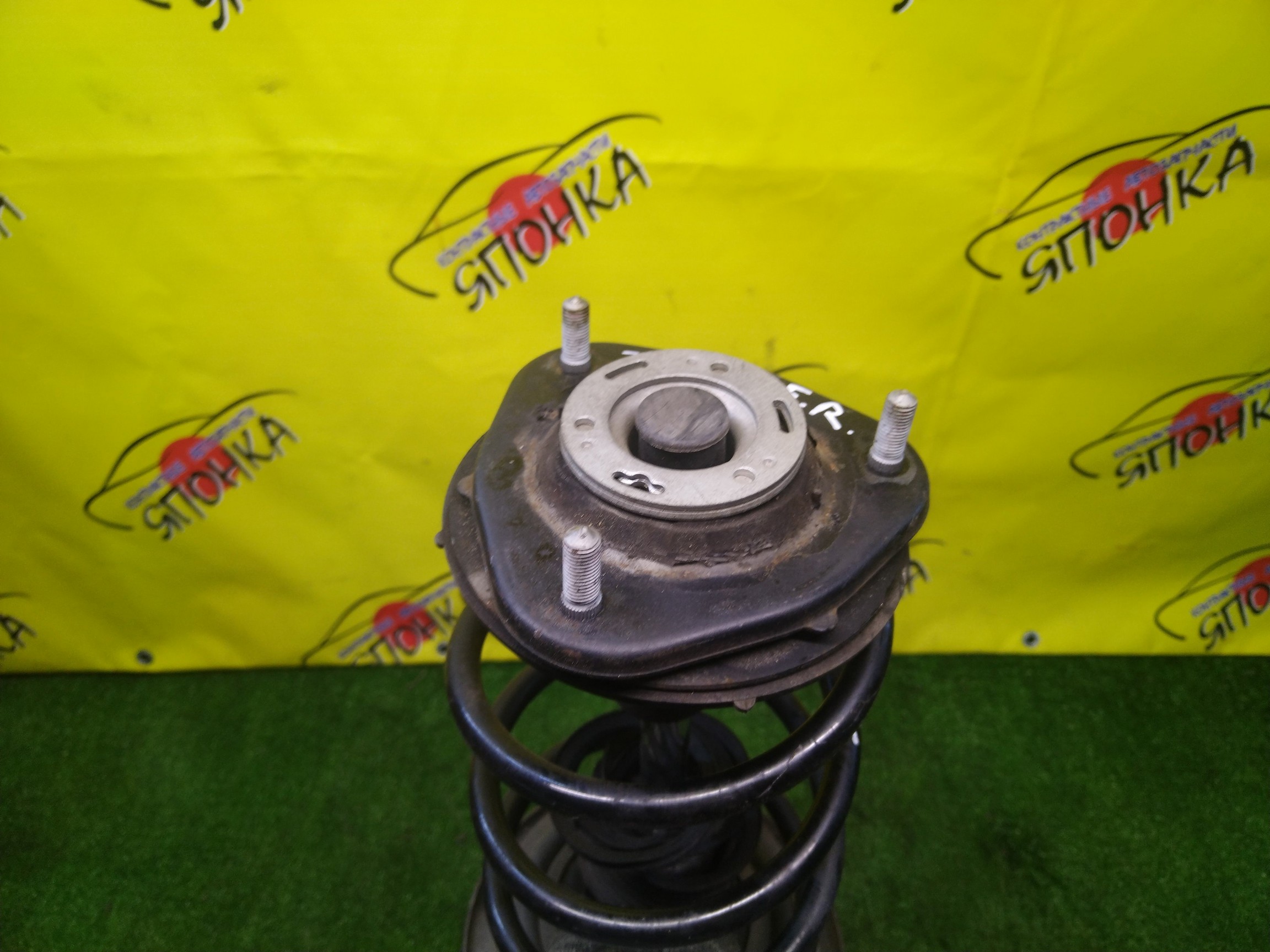 СТОЙКА/TOY/NOAH/VOXY/ZRR70G/ZRR70W/ZRR75G/ZRR75W/F/R/2WD/4WD