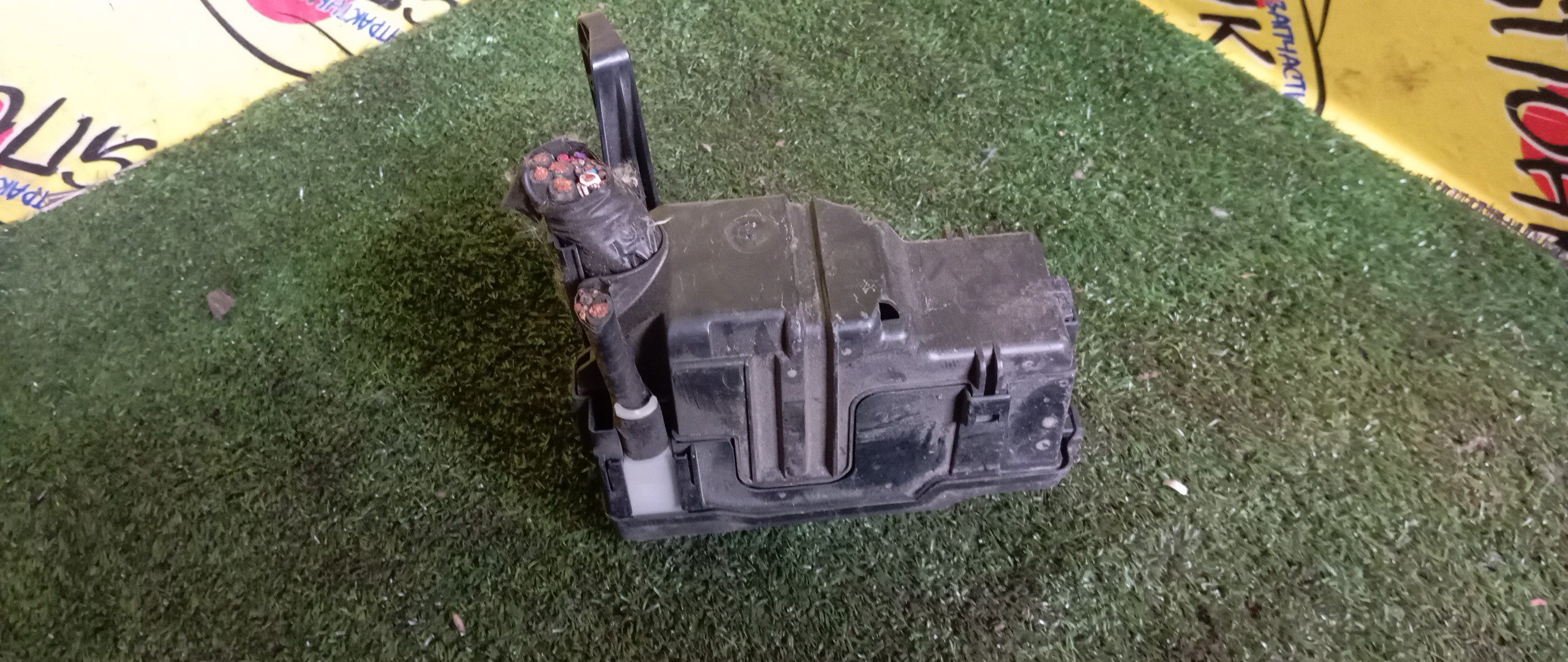 БЛОК ПРЕДОХРАНИТЕЛЕЙ ПОД КАПОТ/TOY/AVENSIS/AZT250/AZT251/ZZT250/ZZT251/МАЛЫЙ