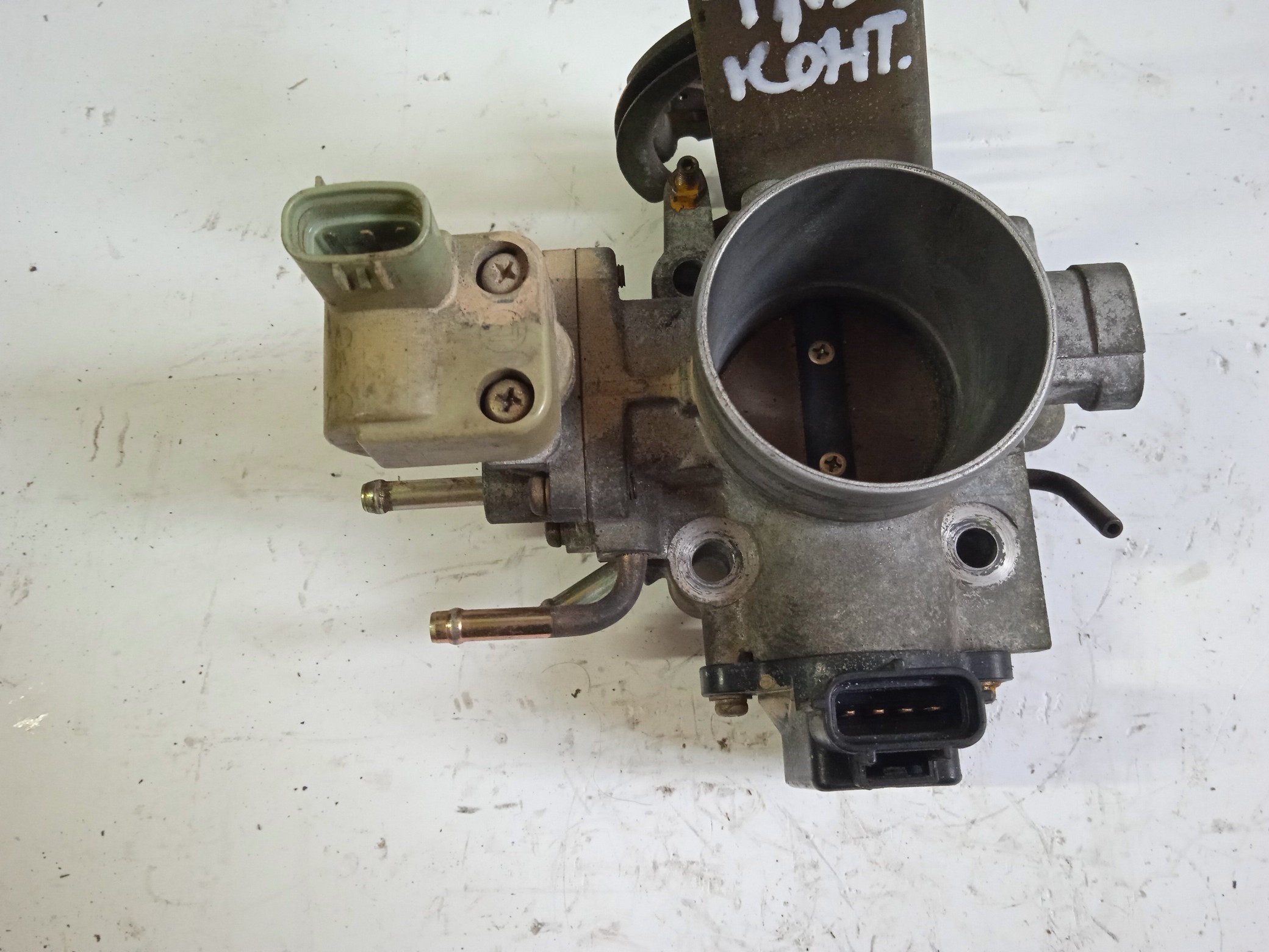 ЗАСЛОНКА ДРОССЕЛЬНАЯ/TOY/4E-FE/5E-FE/COROLLA II/CORSA/CYNOS/STARLET/TERCEL/CALDINA/COROLLA/RAUM/SPRINTER/EL51/EL52/EL52C/EP91/EP95/ET196/EE101/EE102V/EE103V/EE104G/EE111/EL53/EL55/ET196V/EXZ10/EXZ15/КЛАПАН ХХ СЕРЫЙ/4 БОЛЬШ И 1 МАЛ ТРУБКА