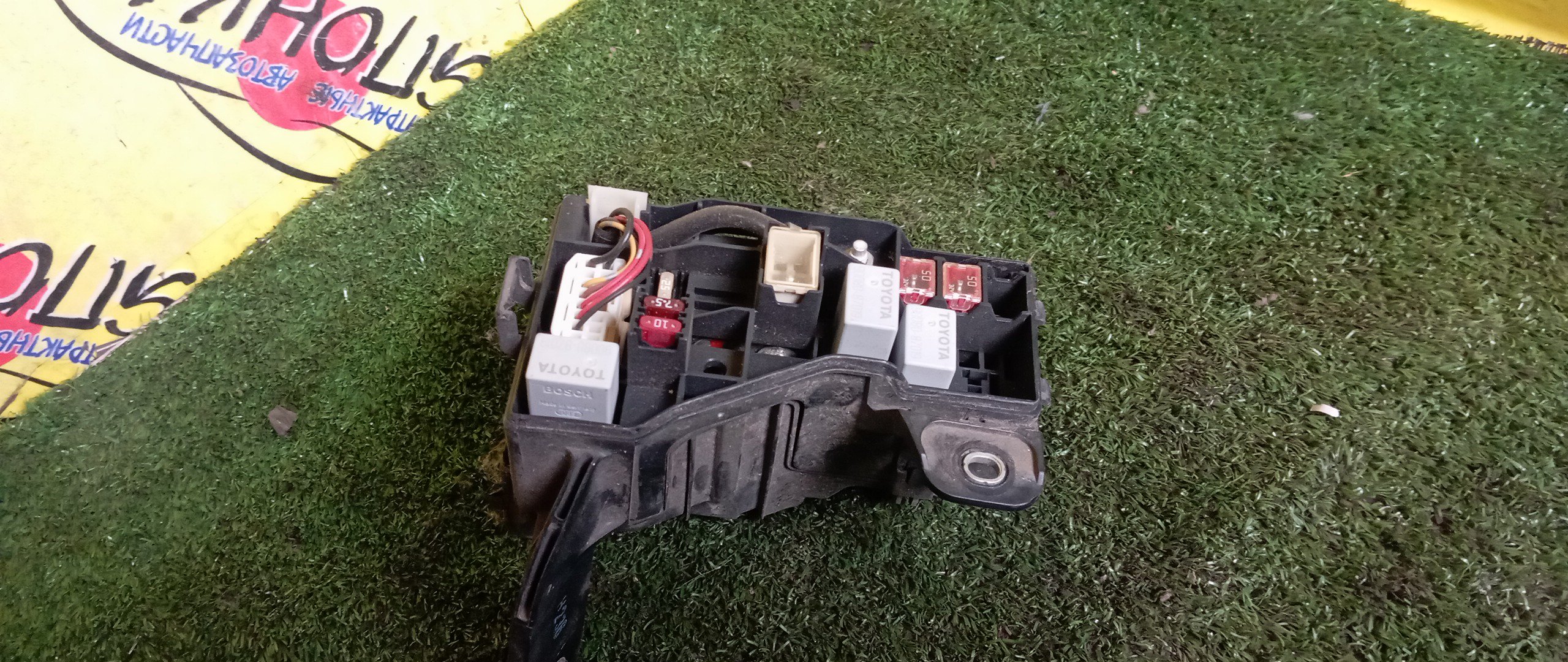 БЛОК ПРЕДОХРАНИТЕЛЕЙ ПОД КАПОТ/TOY/AVENSIS/AZT250/AZT251/ZZT250/ZZT251/МАЛЫЙ