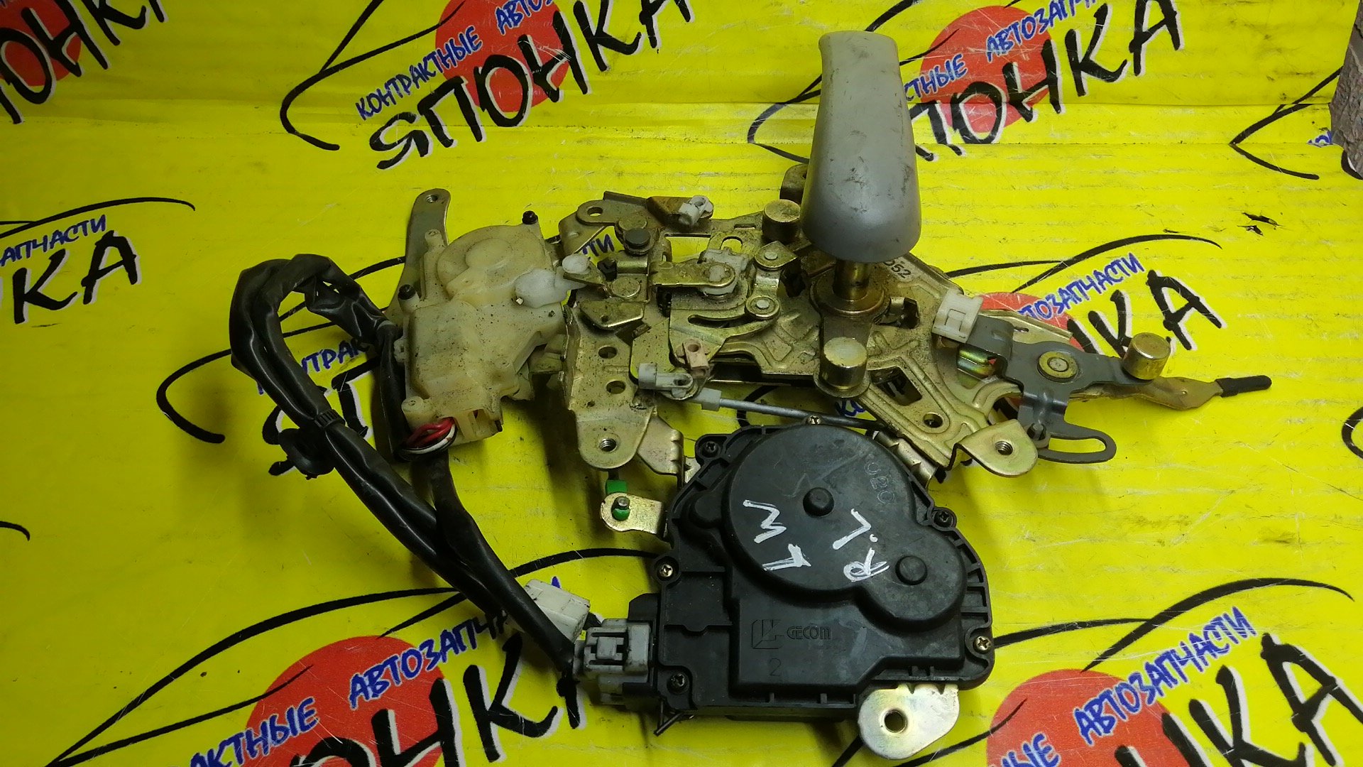 ЗАМОК ДВЕРИ/MAZ/MPV/LW3W/B/L