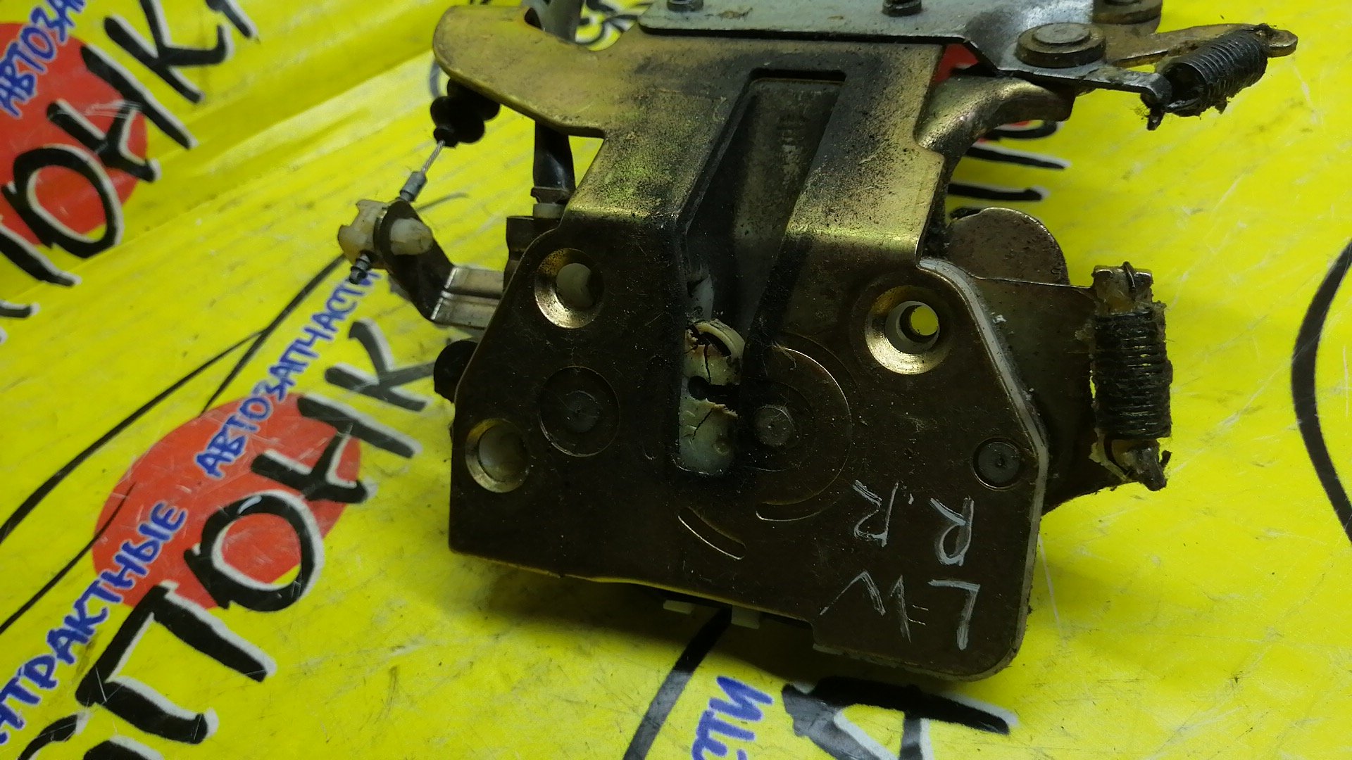 ЗАМОК ДВЕРИ/MAZ/MPV/LW3W/B/R