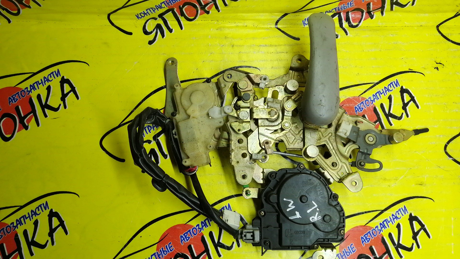 ЗАМОК ДВЕРИ/MAZ/MPV/LW3W/B/L